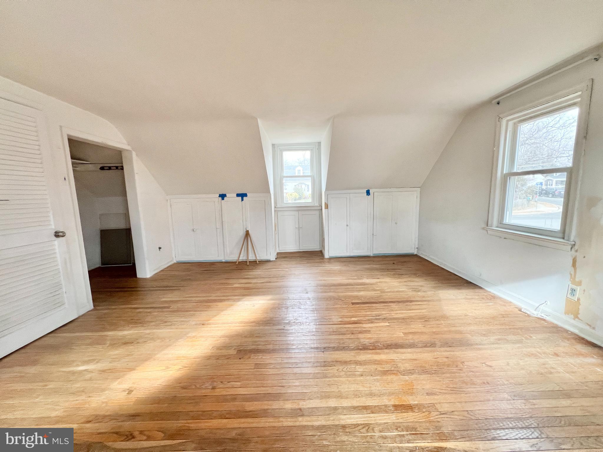 OAK KNOLL - Residential