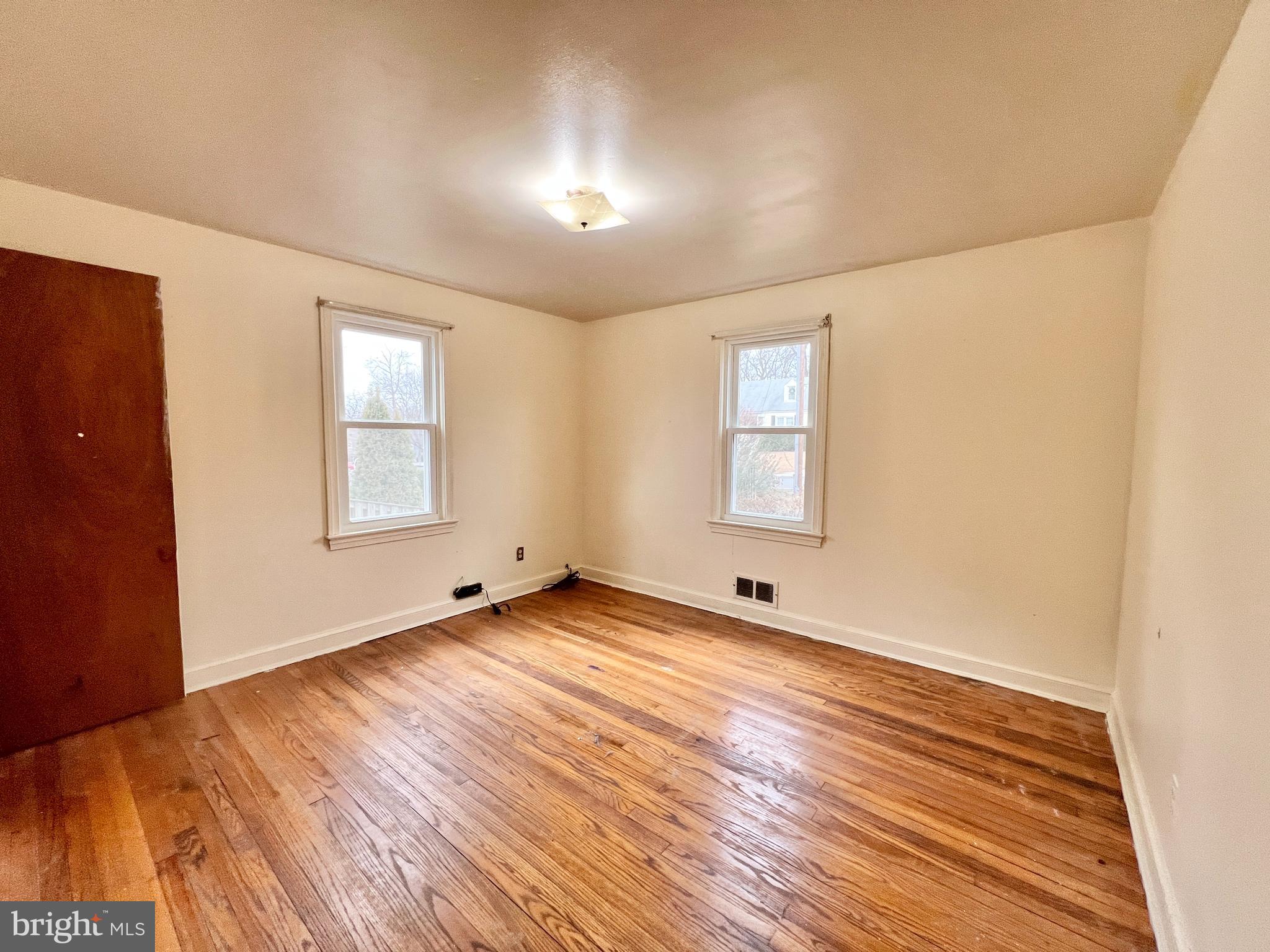 OAK KNOLL - Residential