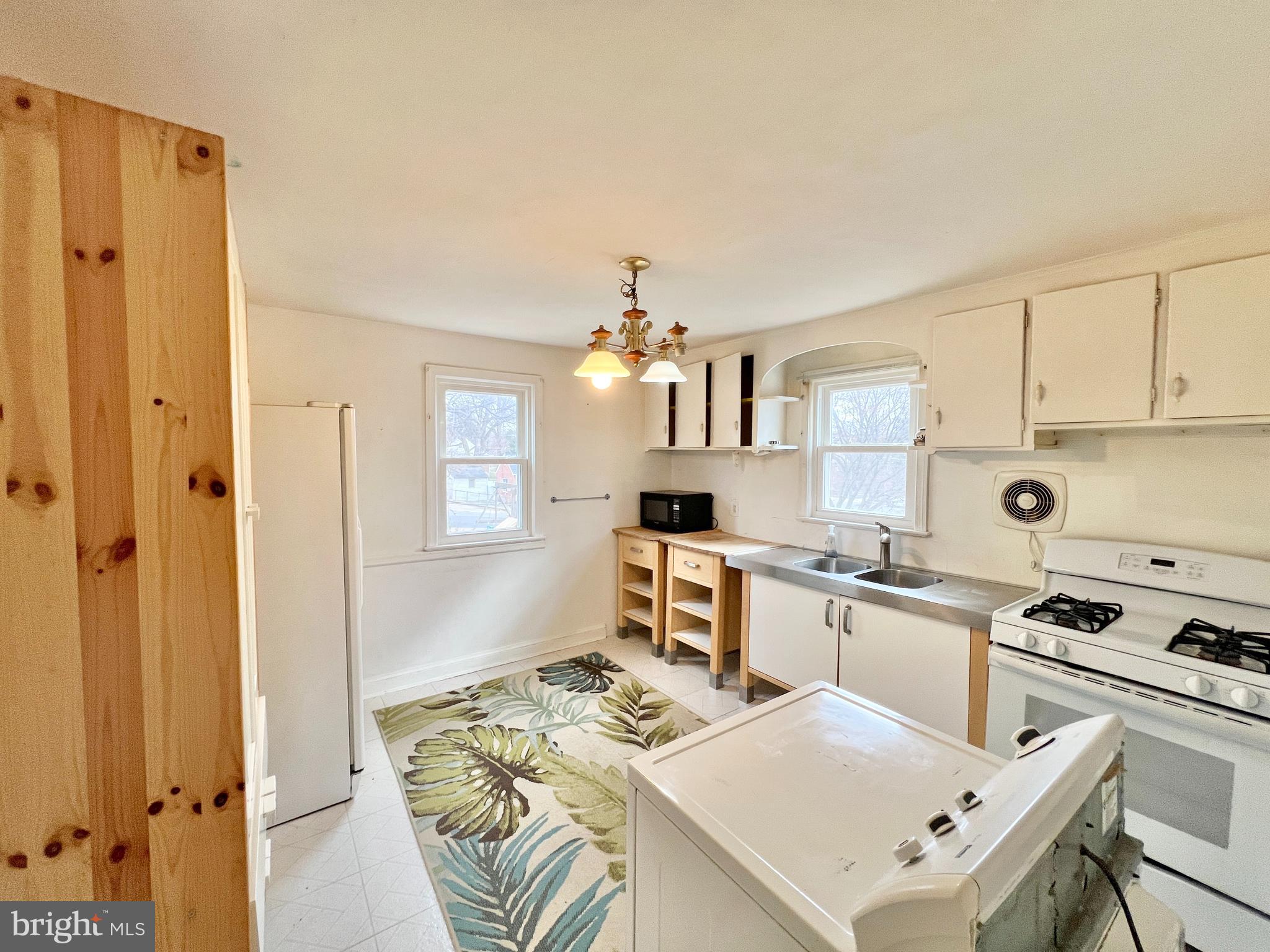 OAK KNOLL - Residential