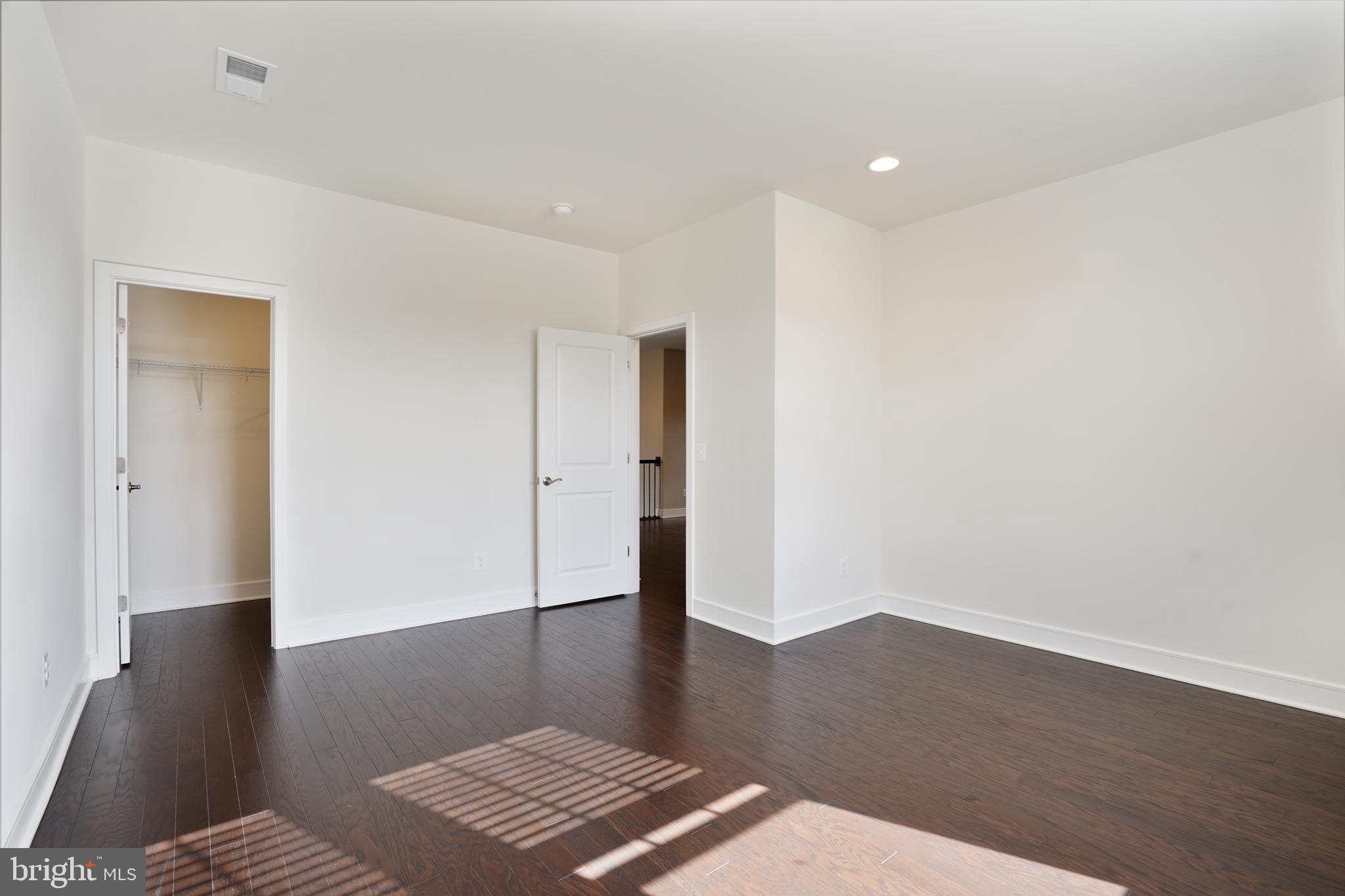 MEADOWBROOK - Residential