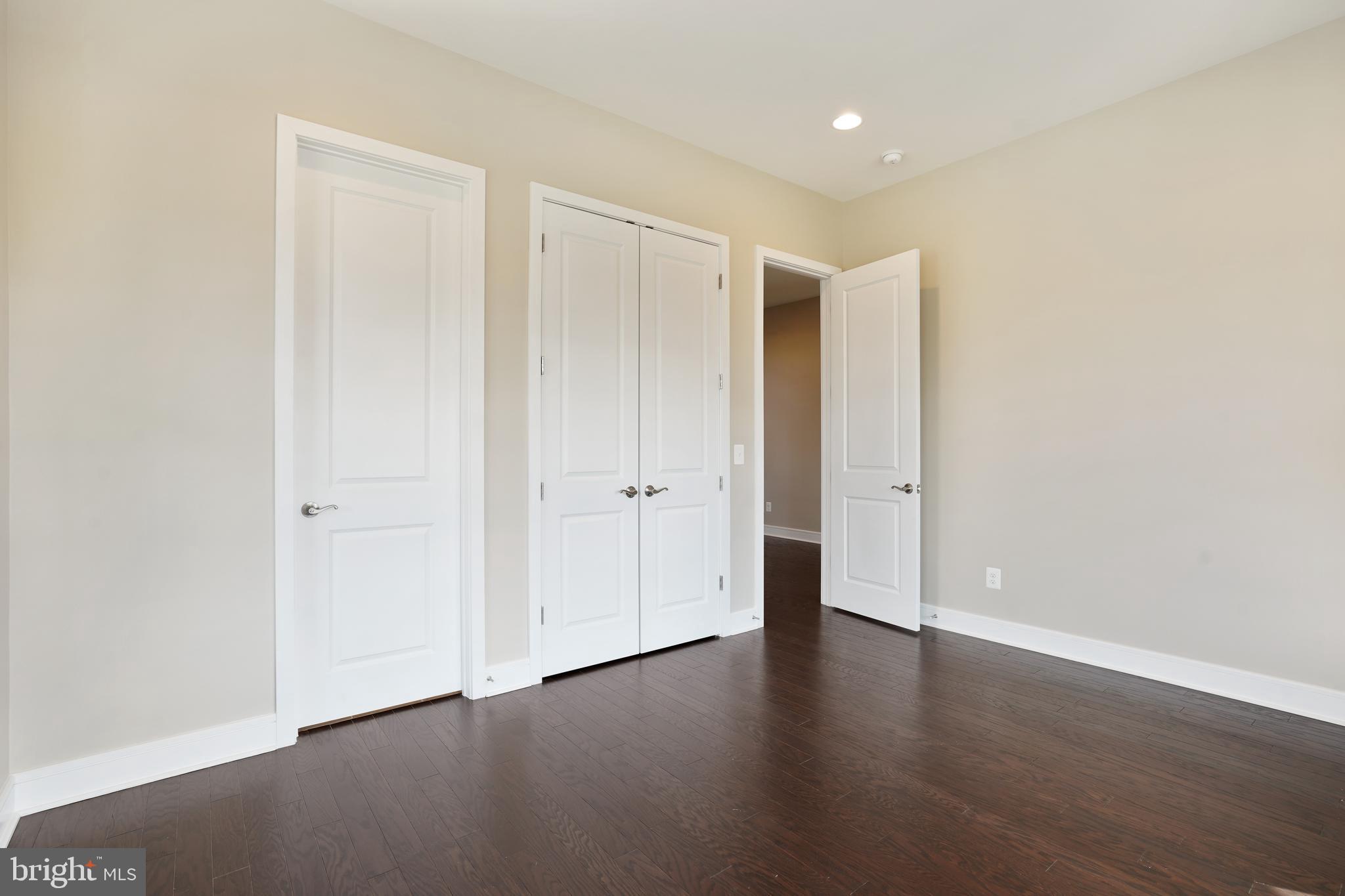 MEADOWBROOK - Residential