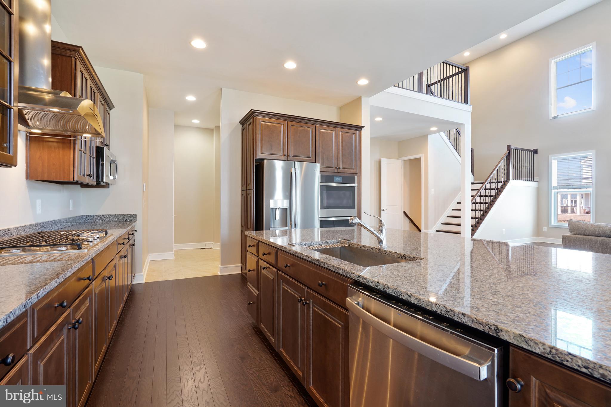 MEADOWBROOK - Residential