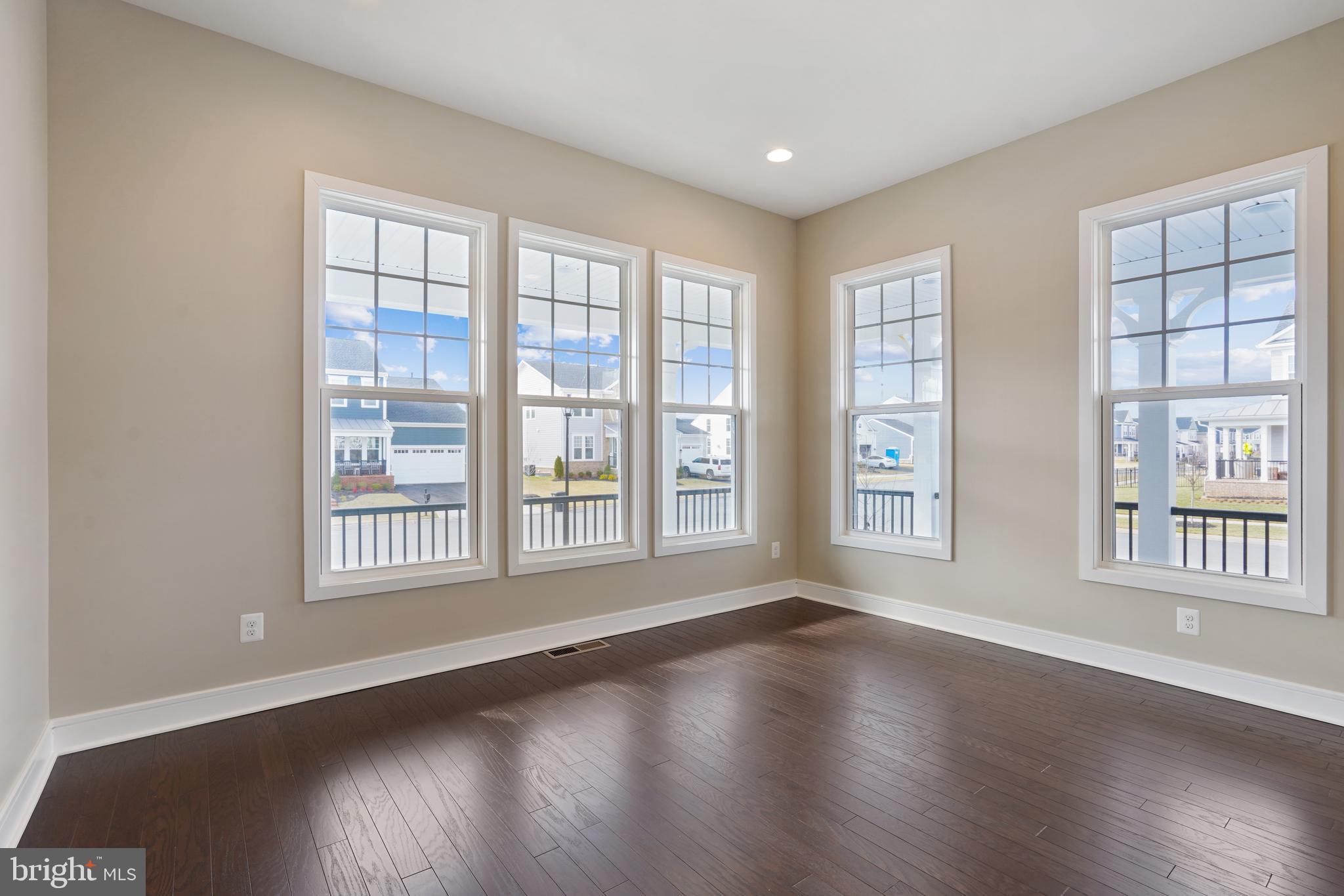 MEADOWBROOK - Residential