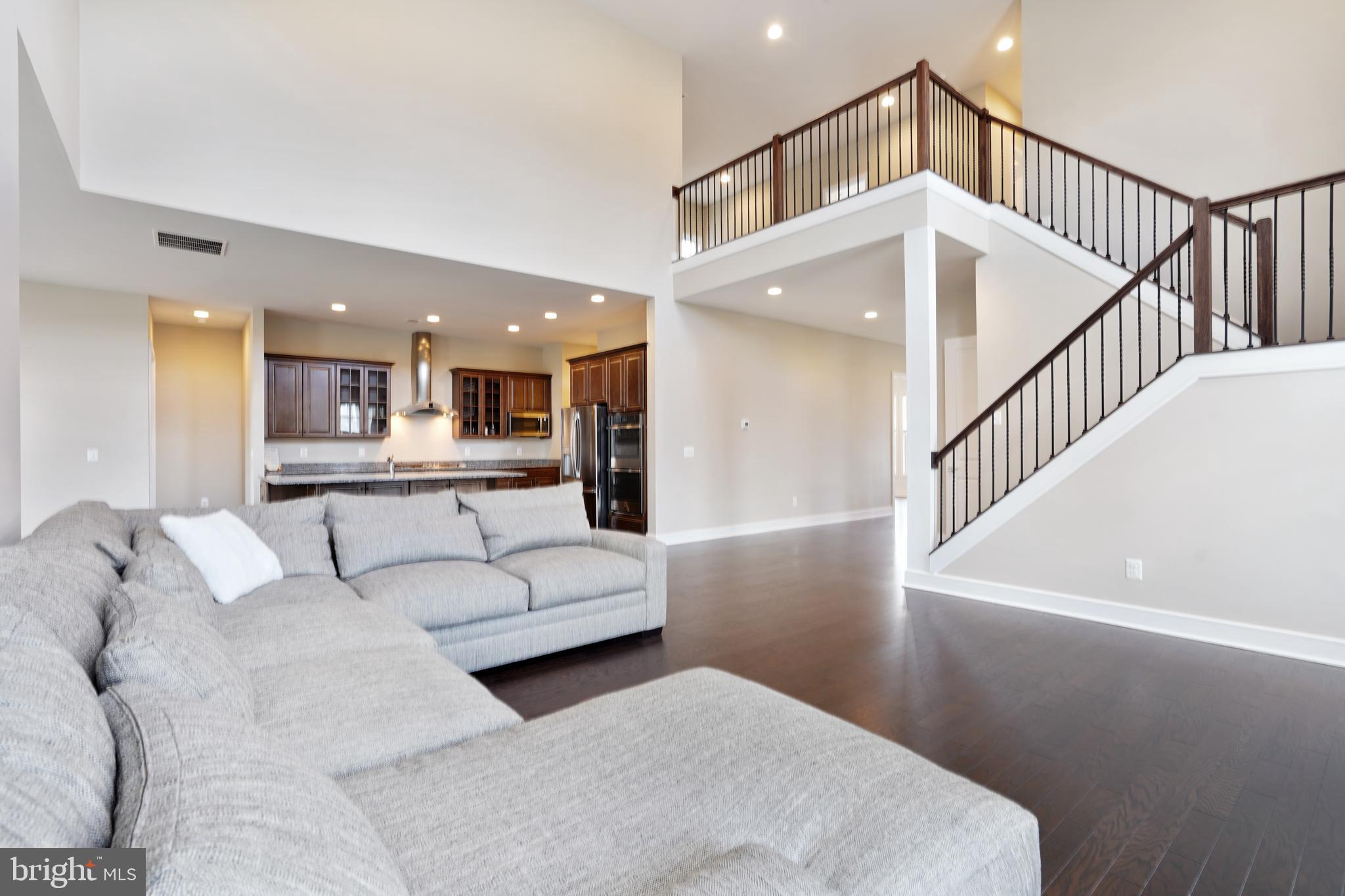 MEADOWBROOK - Residential