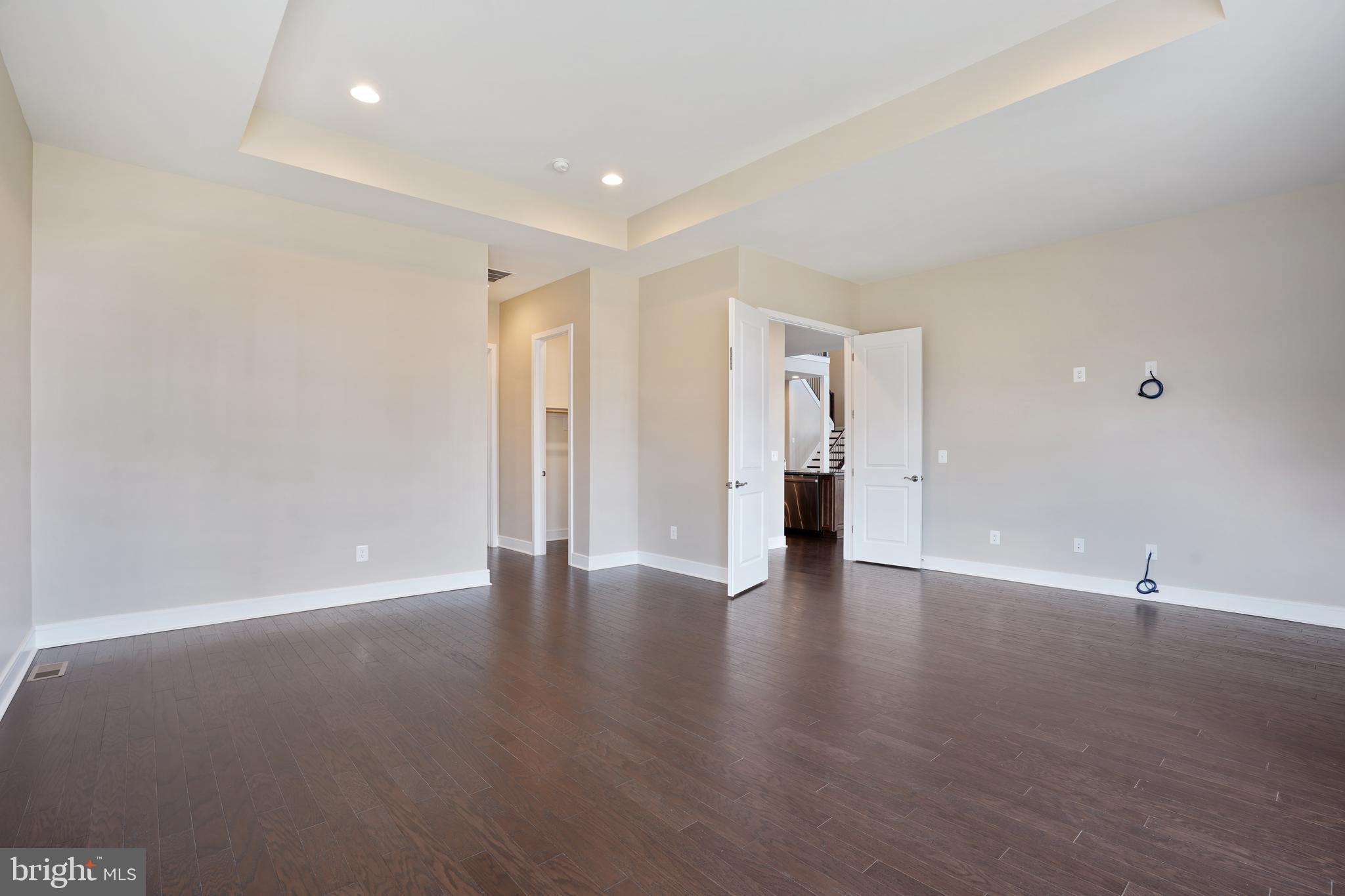 MEADOWBROOK - Residential