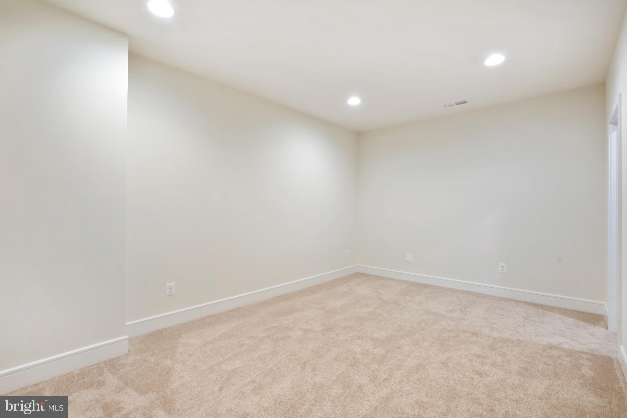 MEADOWBROOK - Residential