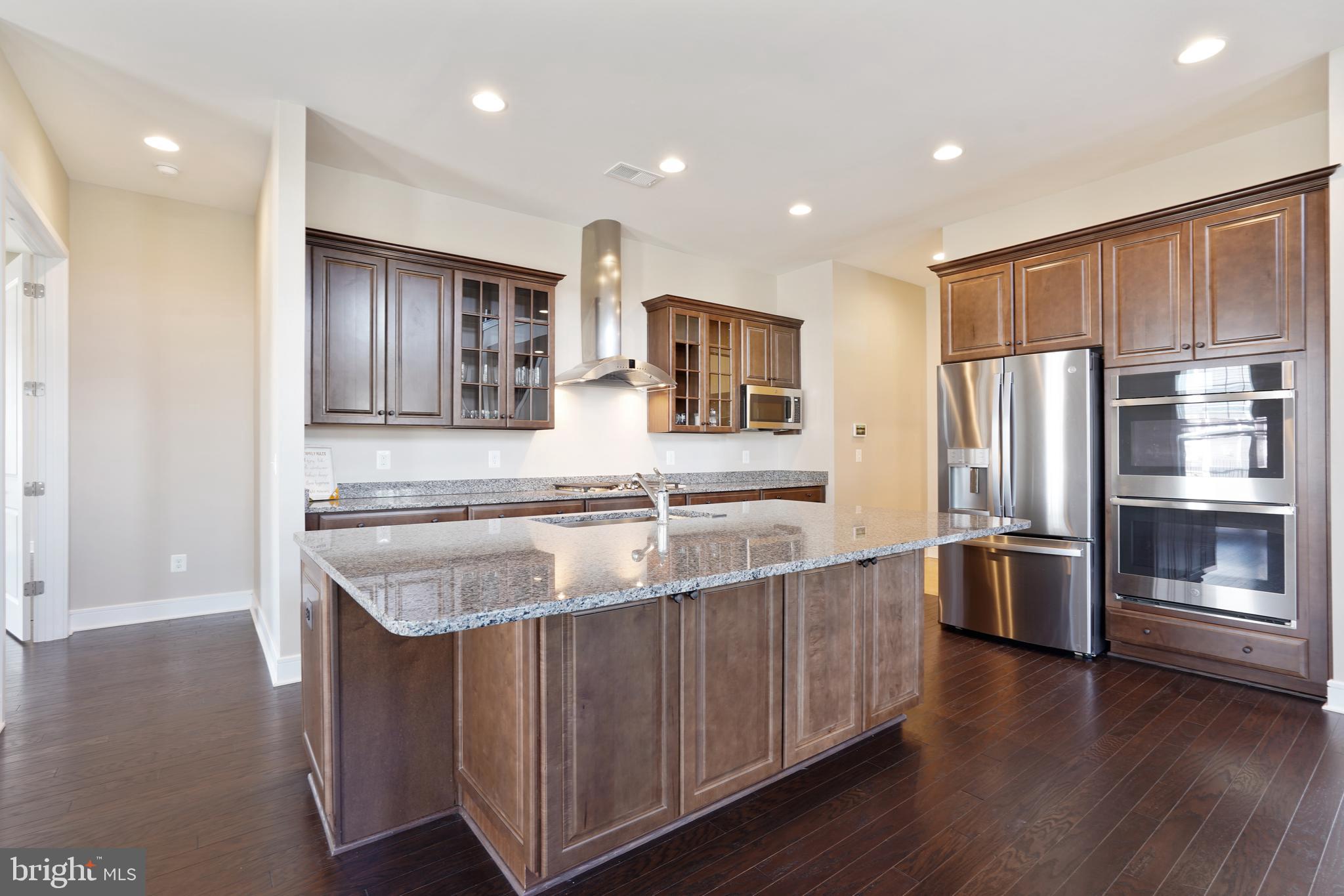 MEADOWBROOK - Residential