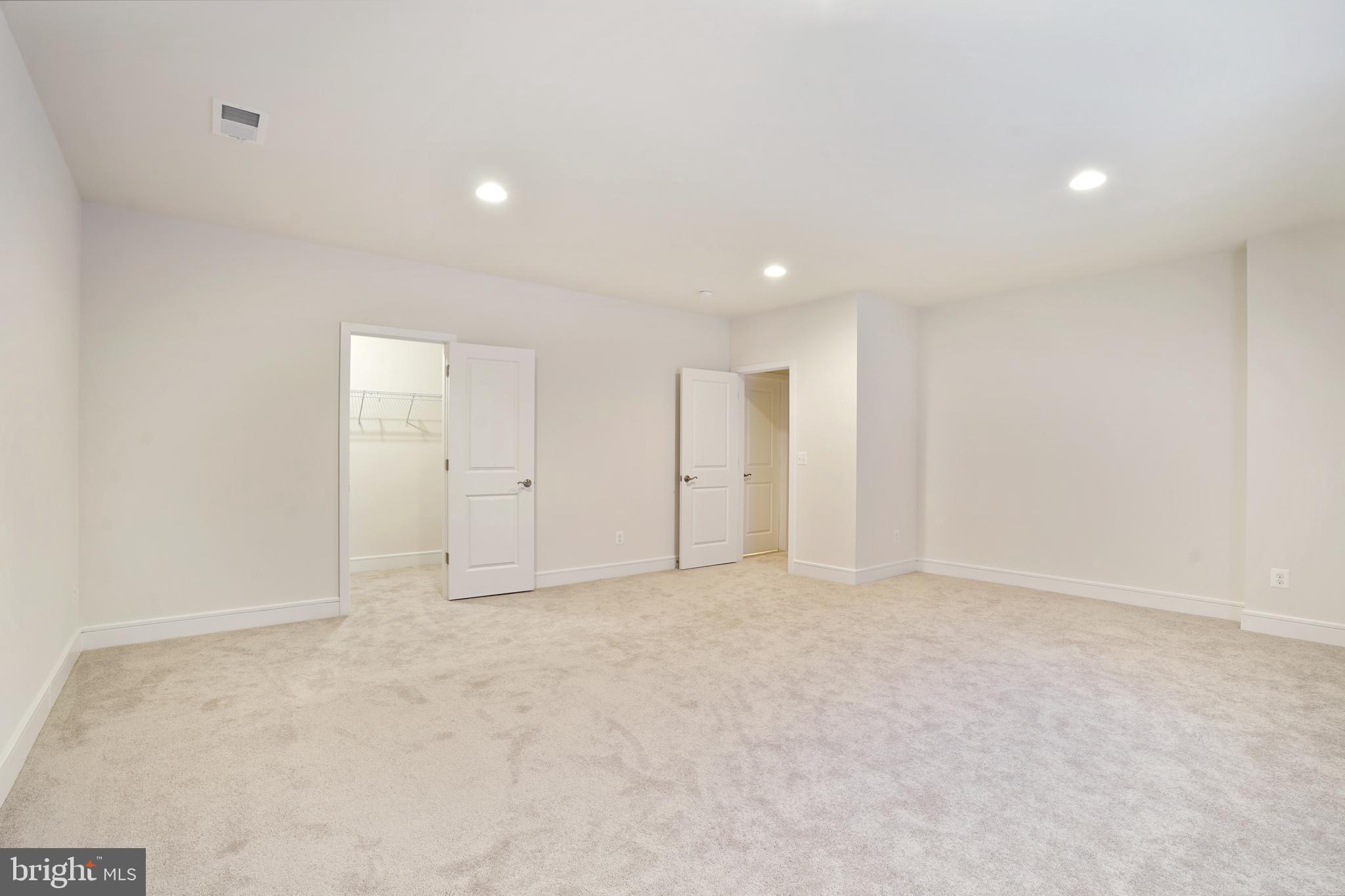 MEADOWBROOK - Residential