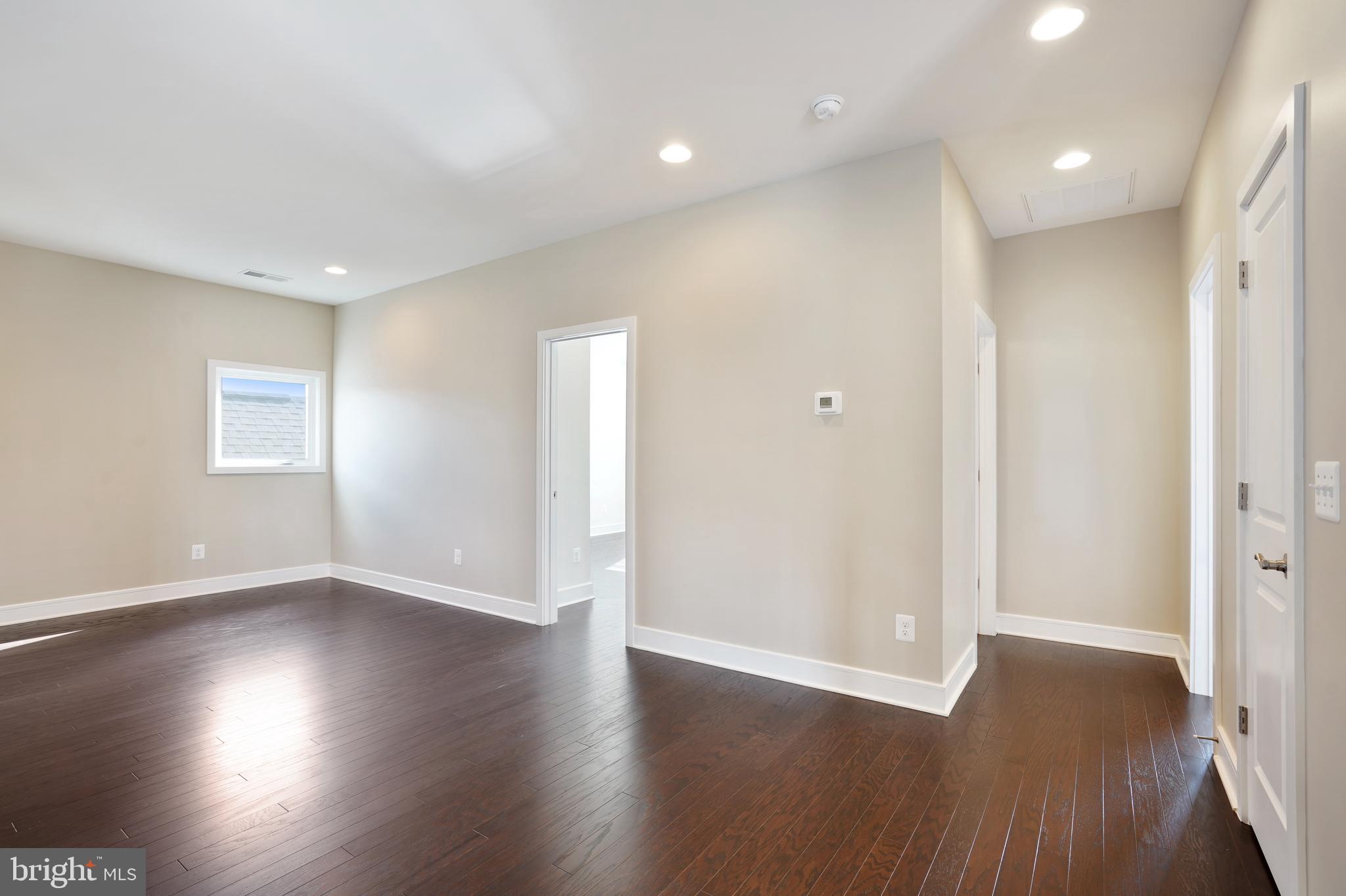 MEADOWBROOK - Residential