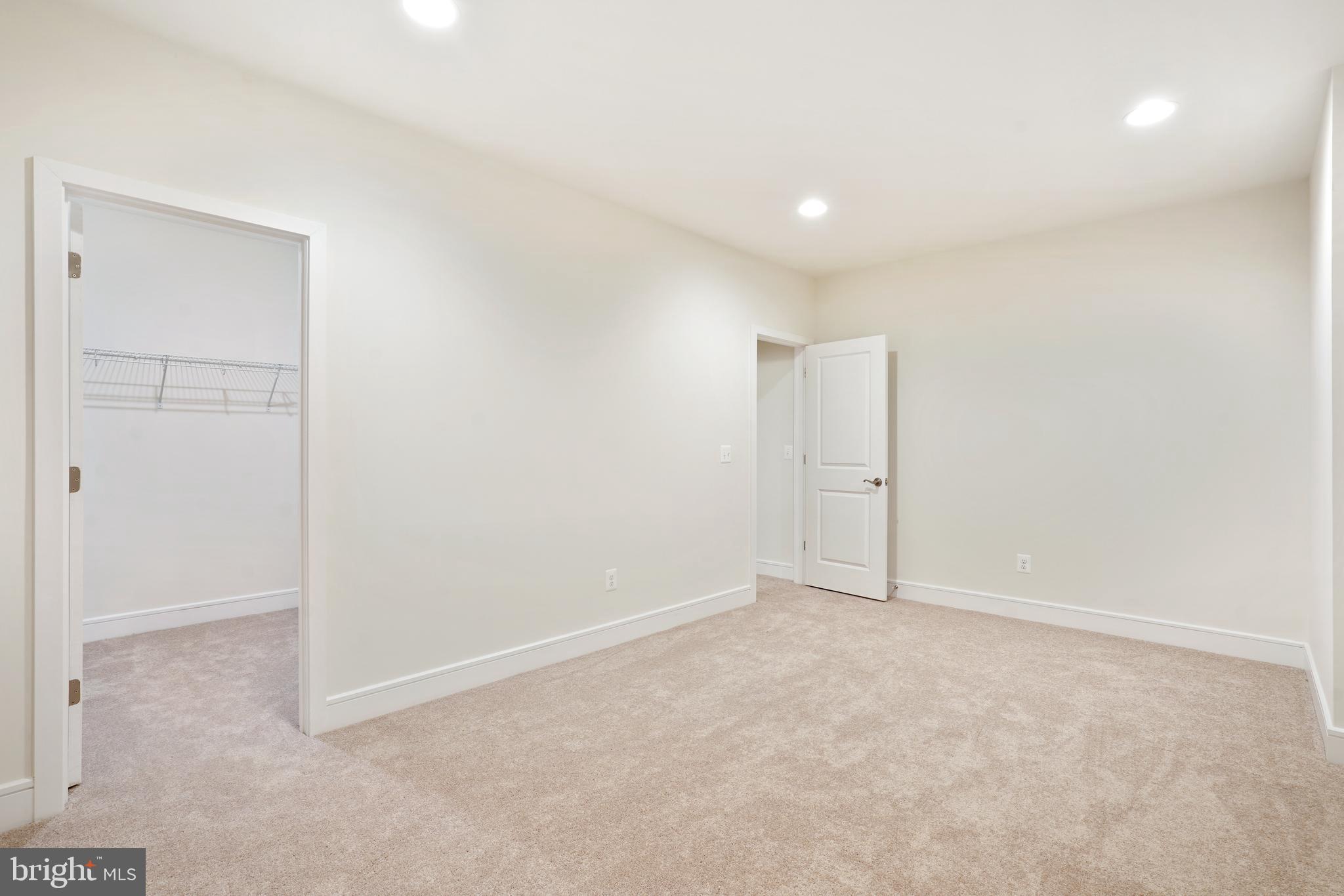 MEADOWBROOK - Residential