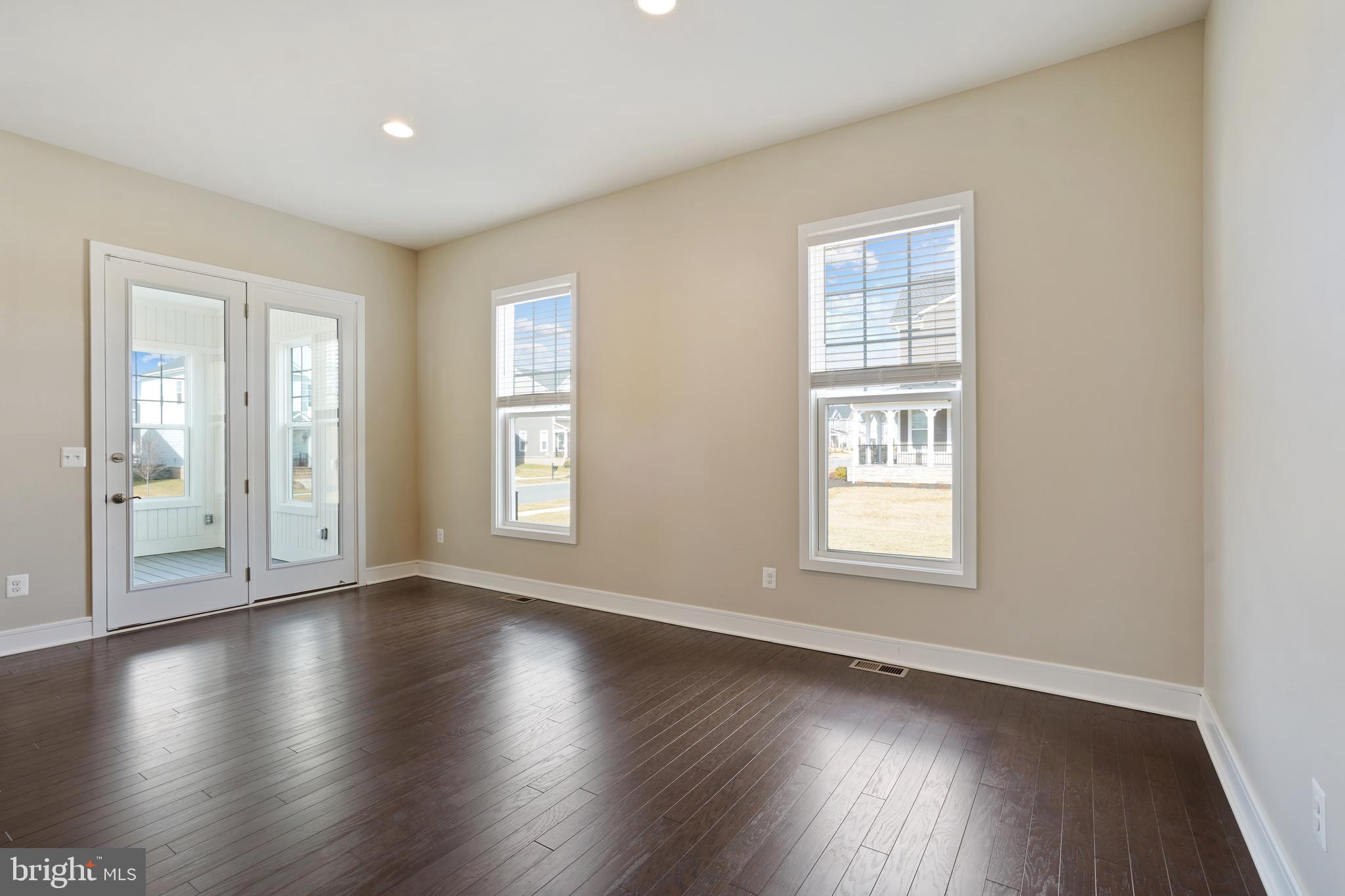 MEADOWBROOK - Residential