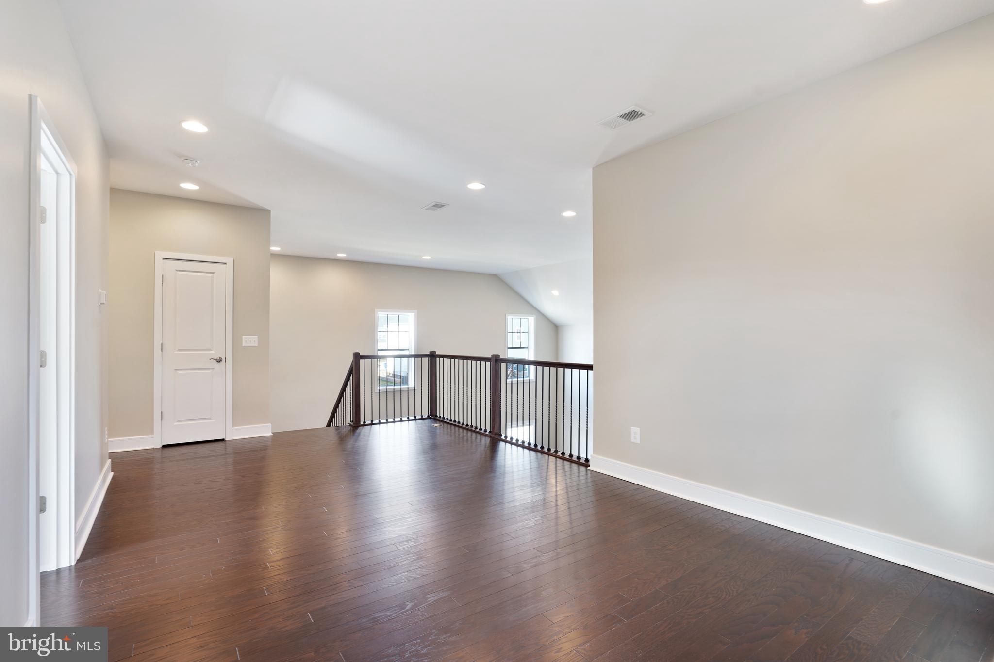 MEADOWBROOK - Residential