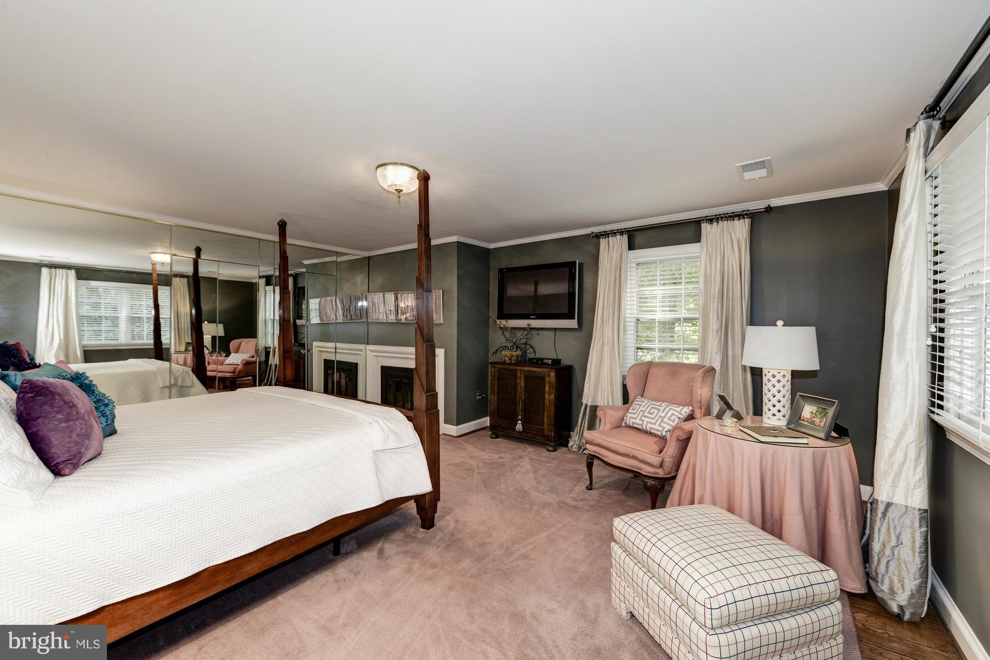 RIVER OAKS - Residential