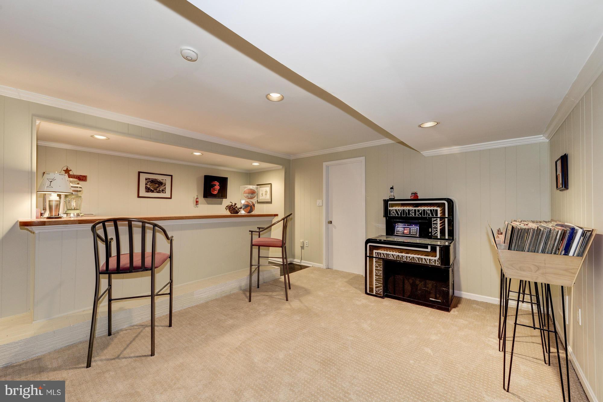 RIVER OAKS - Residential