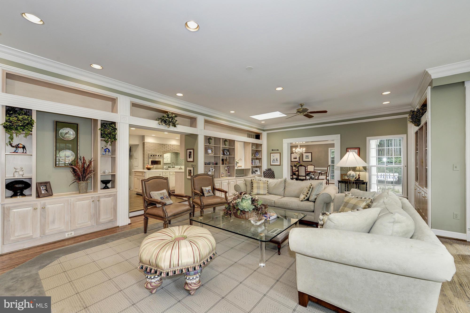 RIVER OAKS - Residential