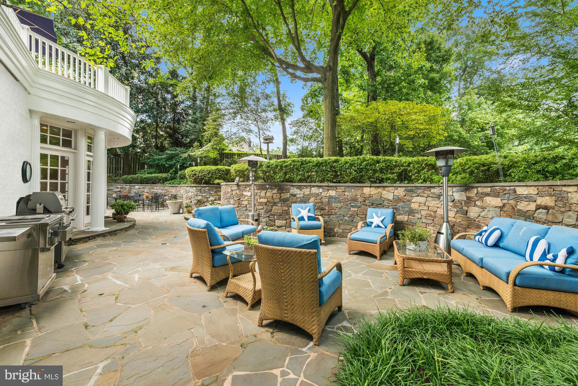 RIVER OAKS - Residential