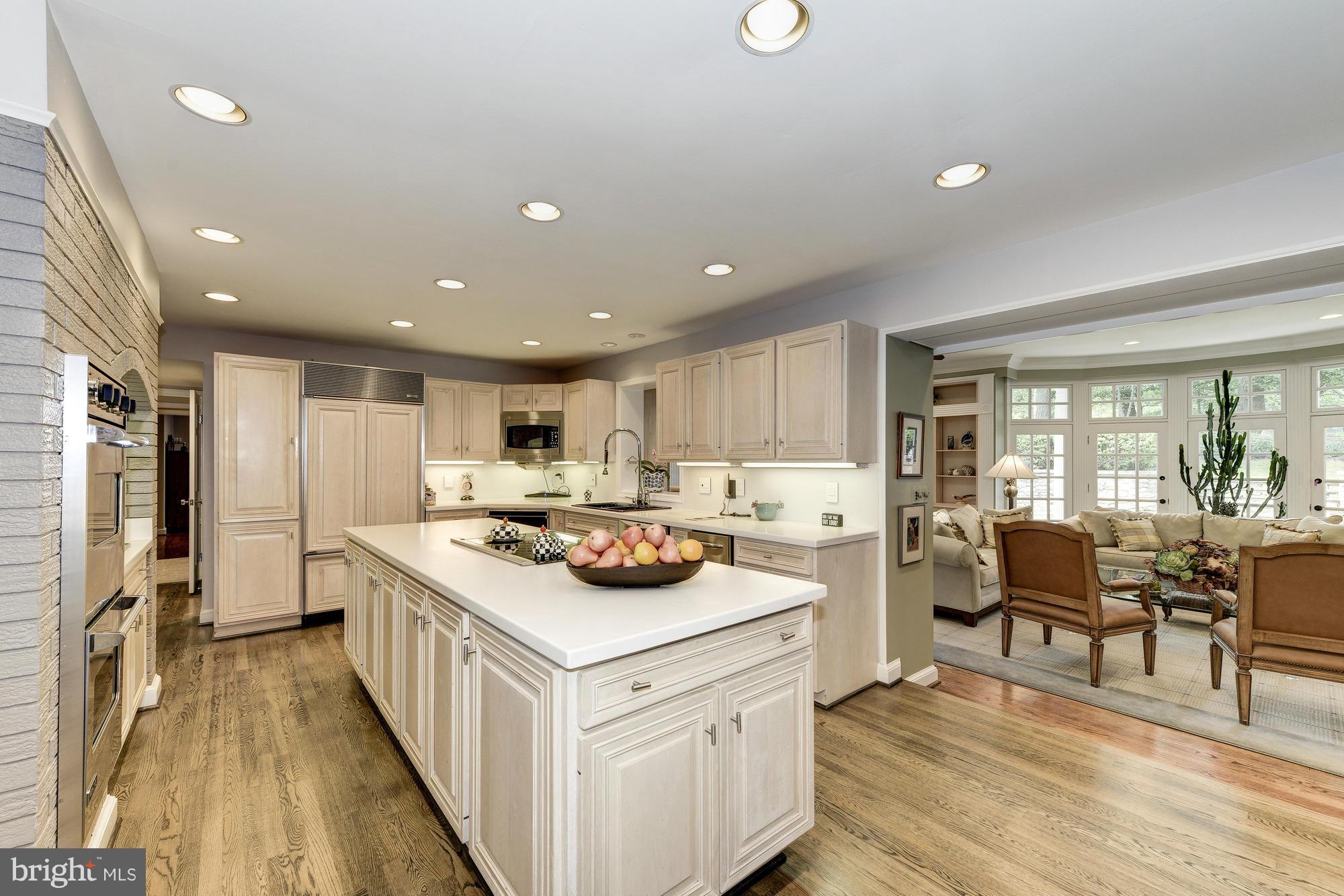 RIVER OAKS - Residential