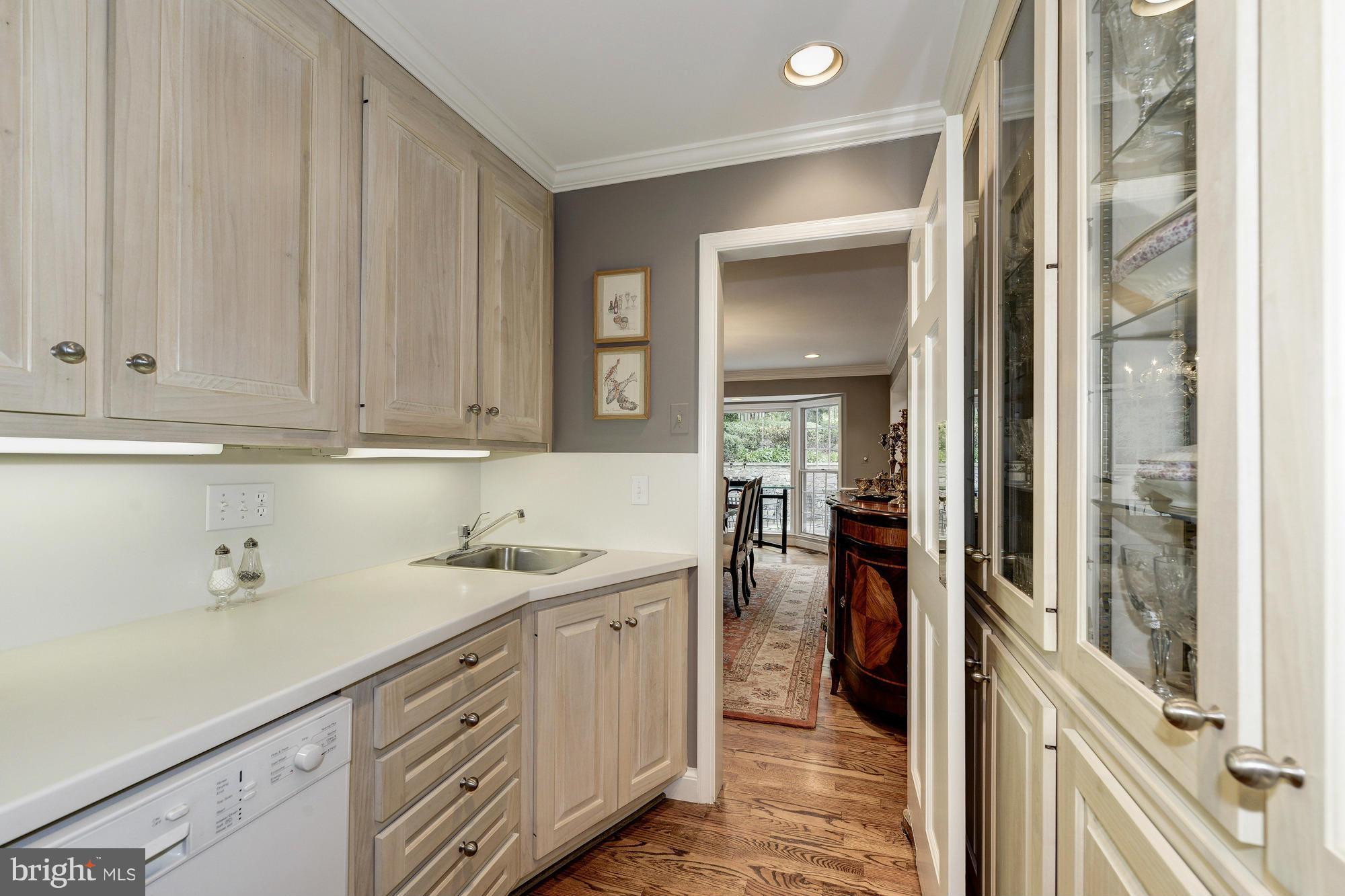 RIVER OAKS - Residential