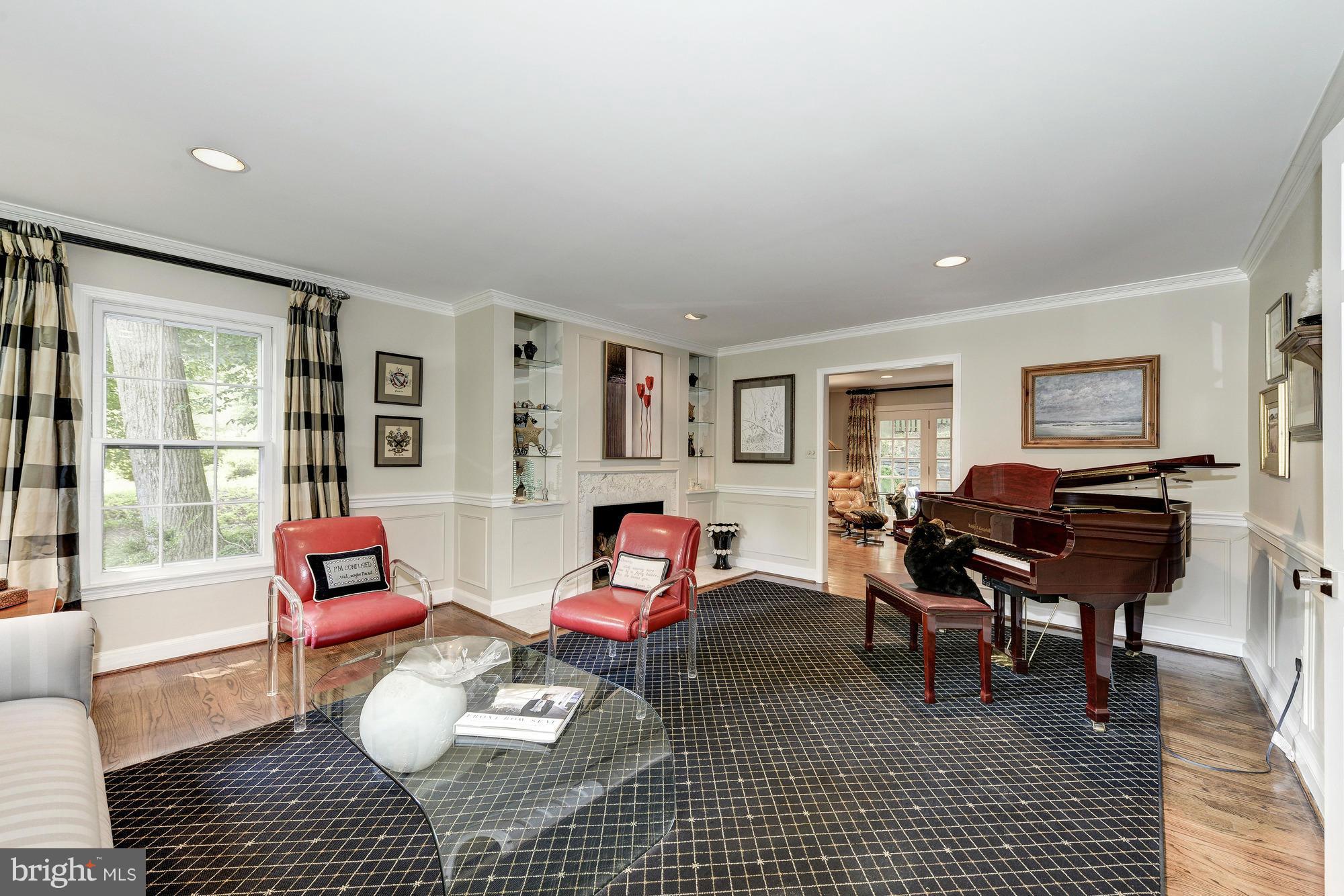 RIVER OAKS - Residential