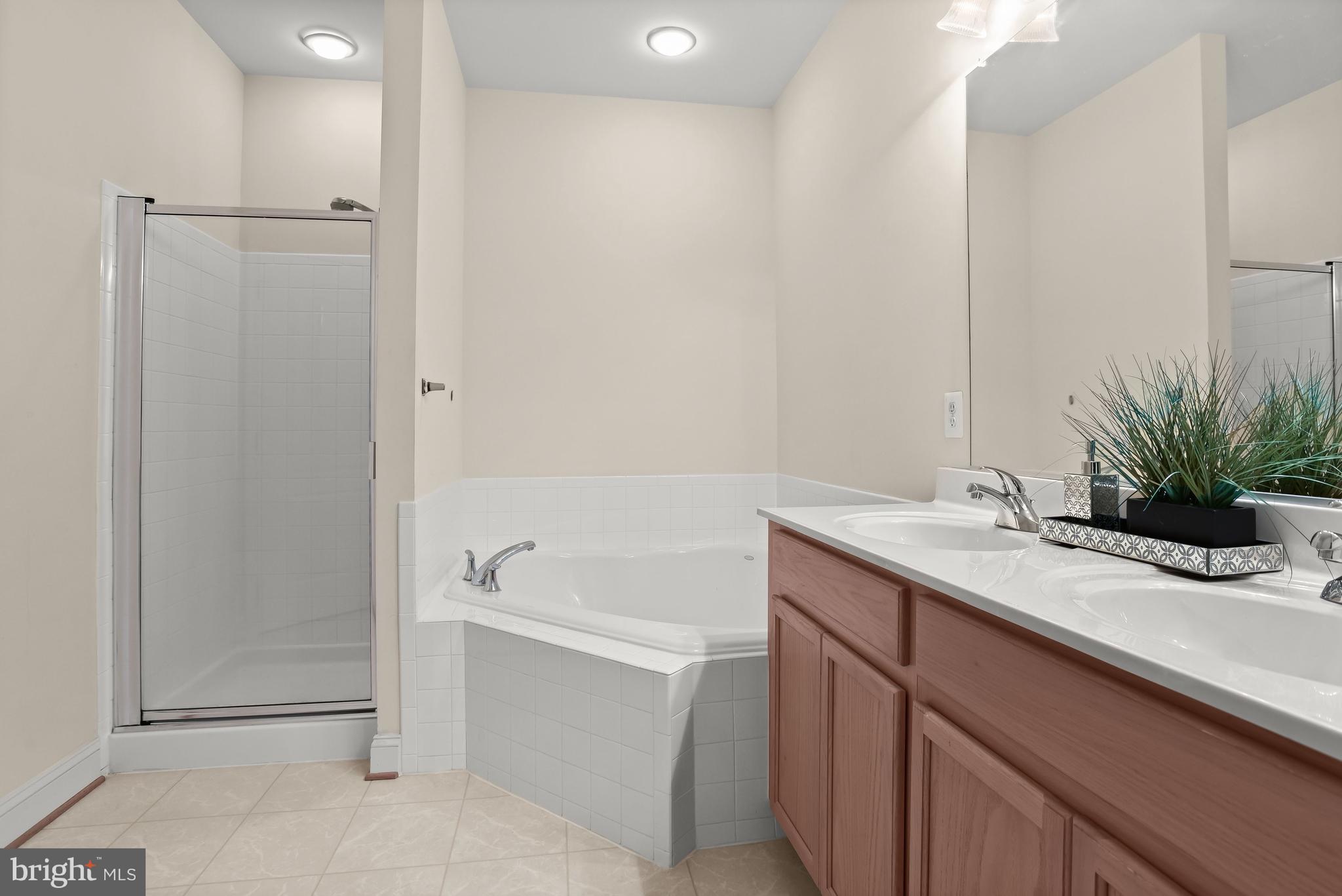 PINES OF LAUREL-PLAT 13- - Residential