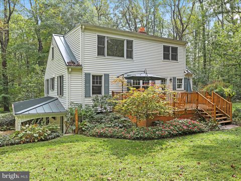 Photo of 20830 Peach Tree Road, DICKERSON, MD 20842 (MLS # MDMC2221202)