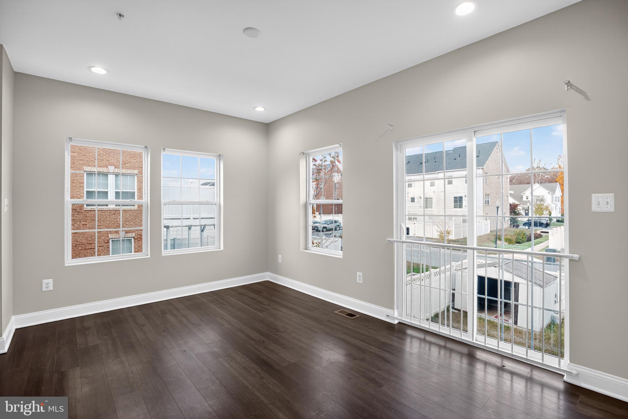 STONEHAVEN - Residential Lease