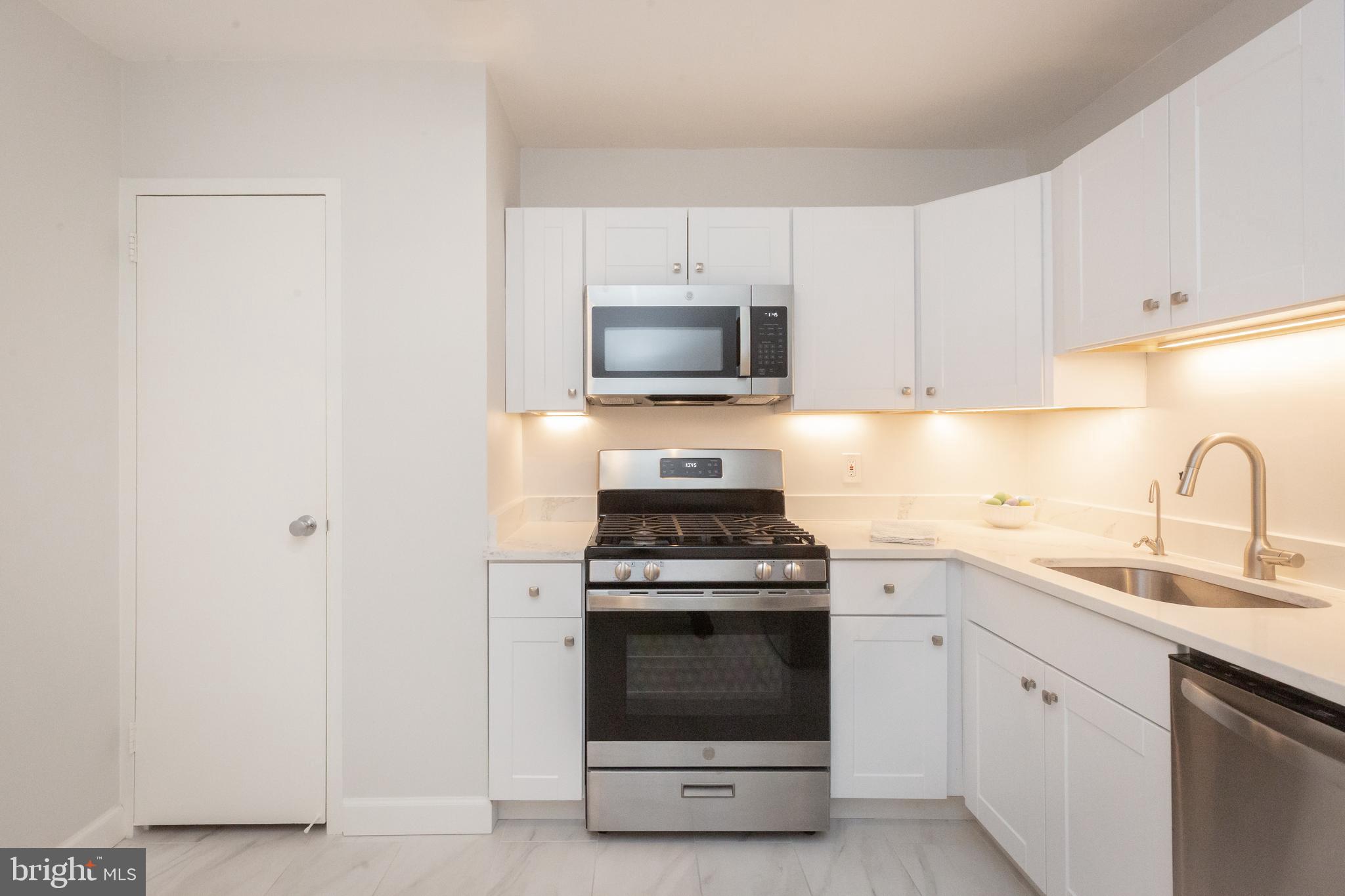 3001 VEAZEY TERRACE NW 1128