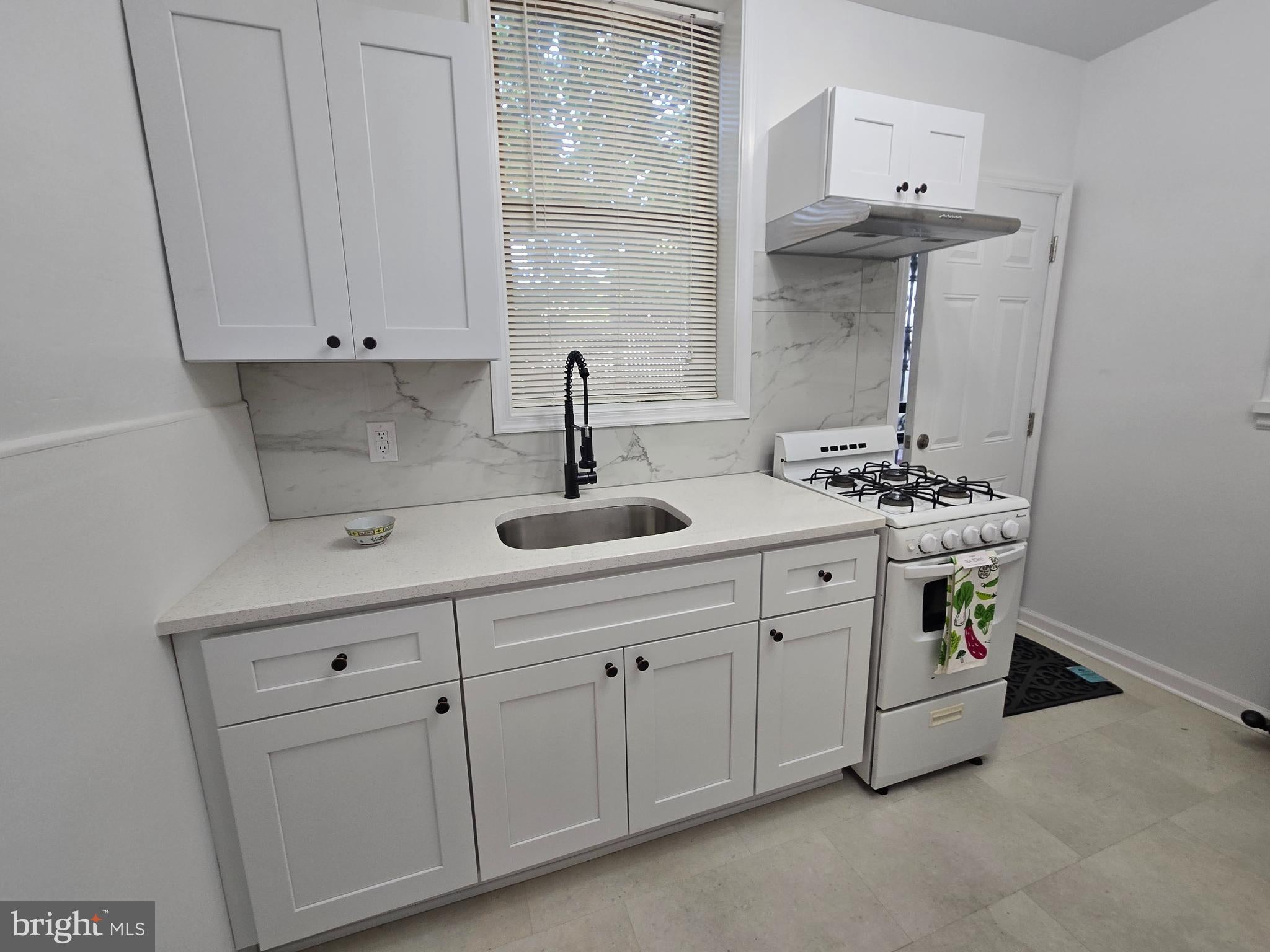 5455 RIDGE AVENUE 1FL