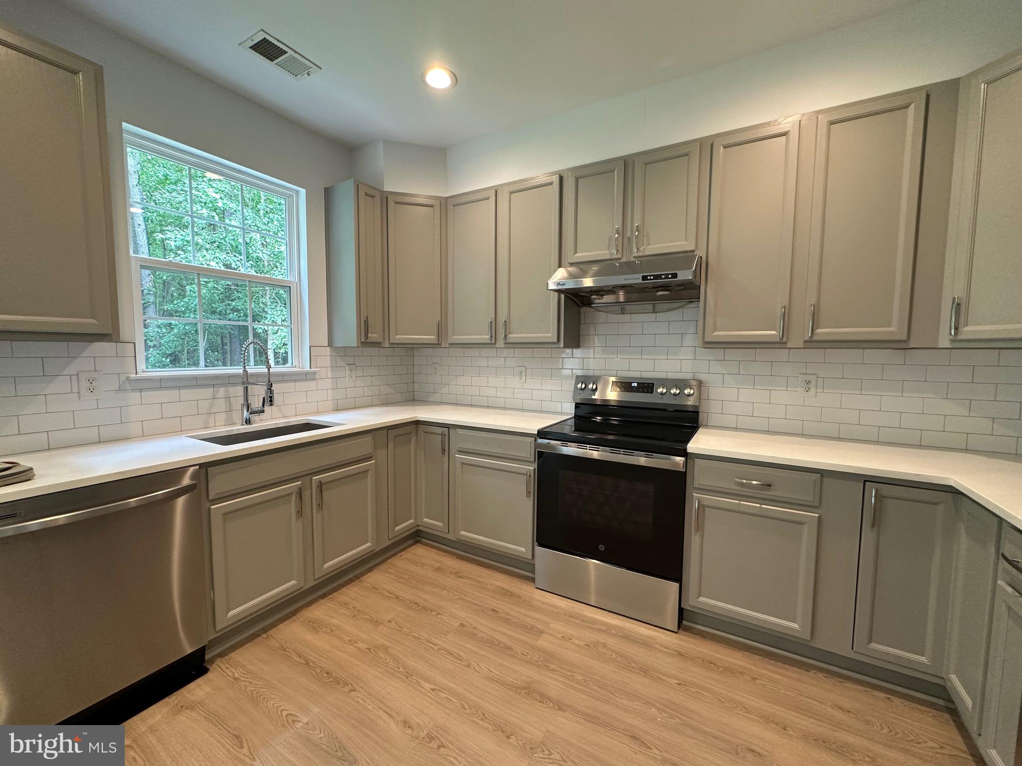 PINTAIL LANDING - Residential Lease