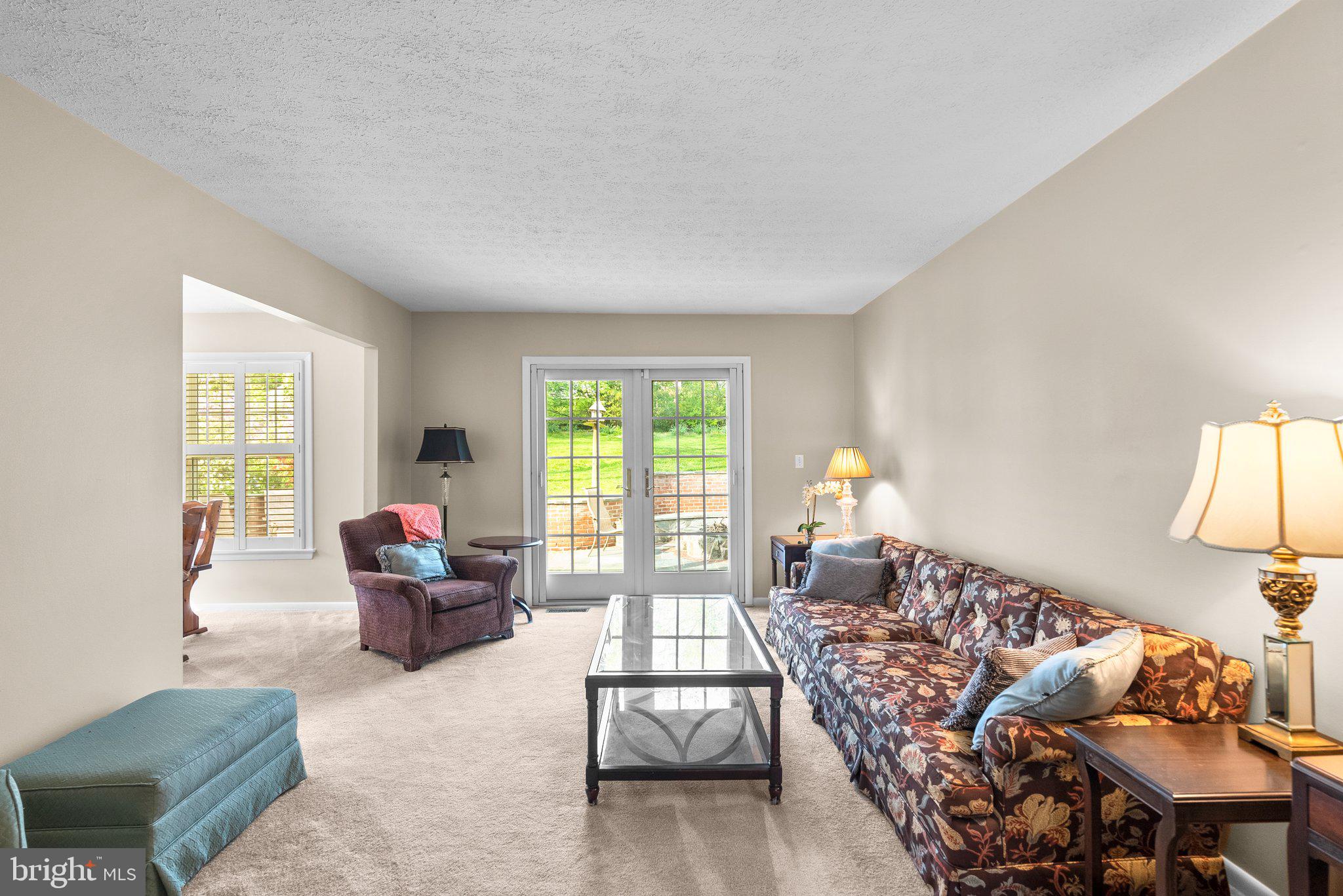 WILLIAMSBURG VILLAGE - Residential