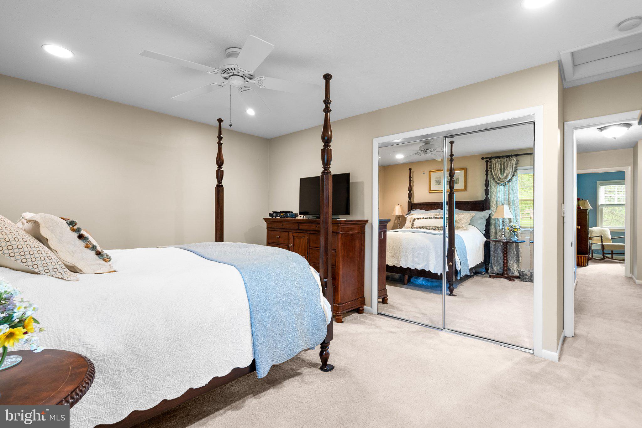 WILLIAMSBURG VILLAGE - Residential