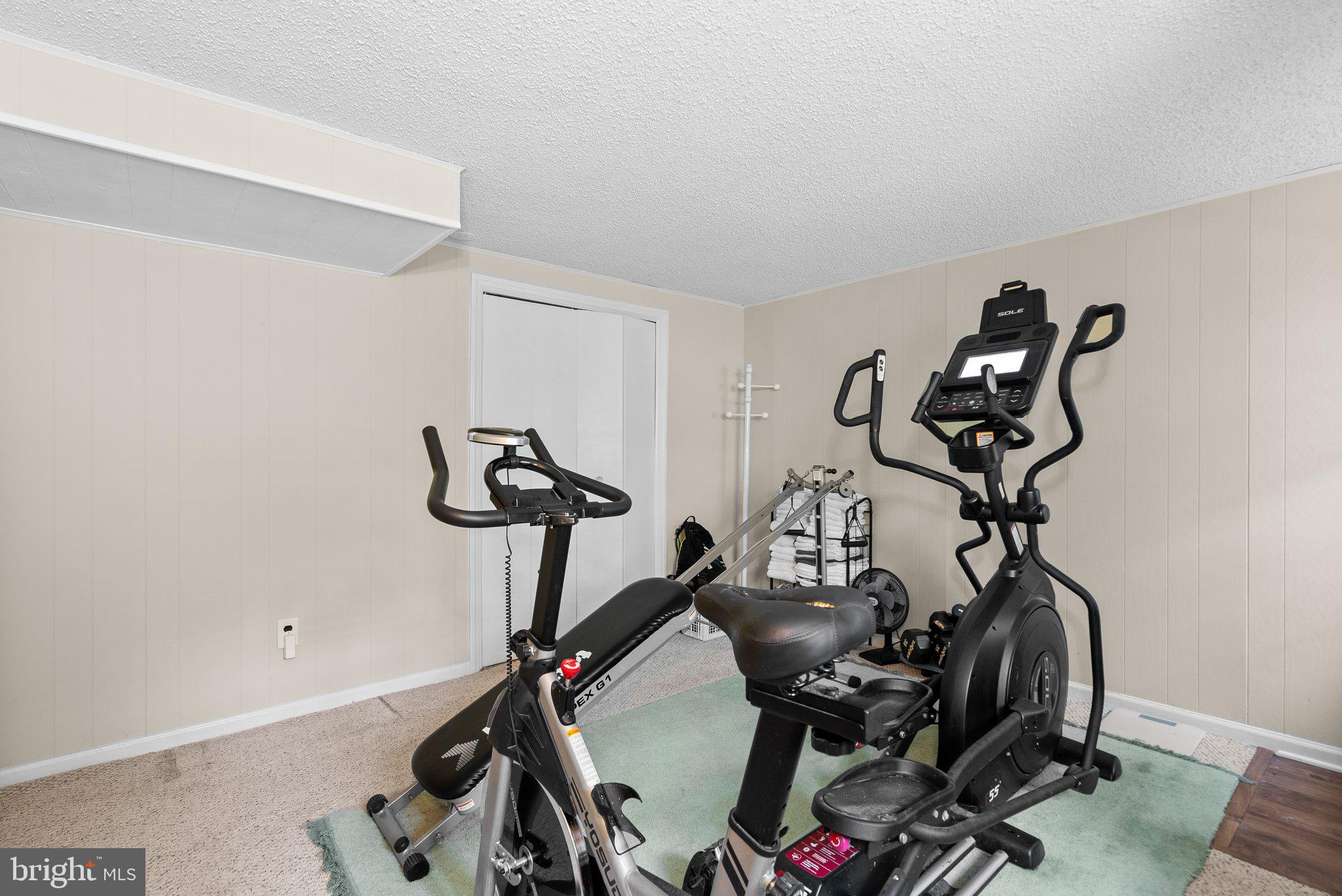 WILLIAMSBURG VILLAGE - Residential