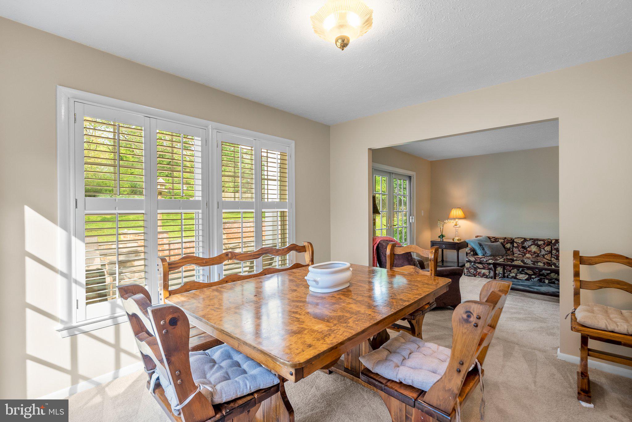 WILLIAMSBURG VILLAGE - Residential