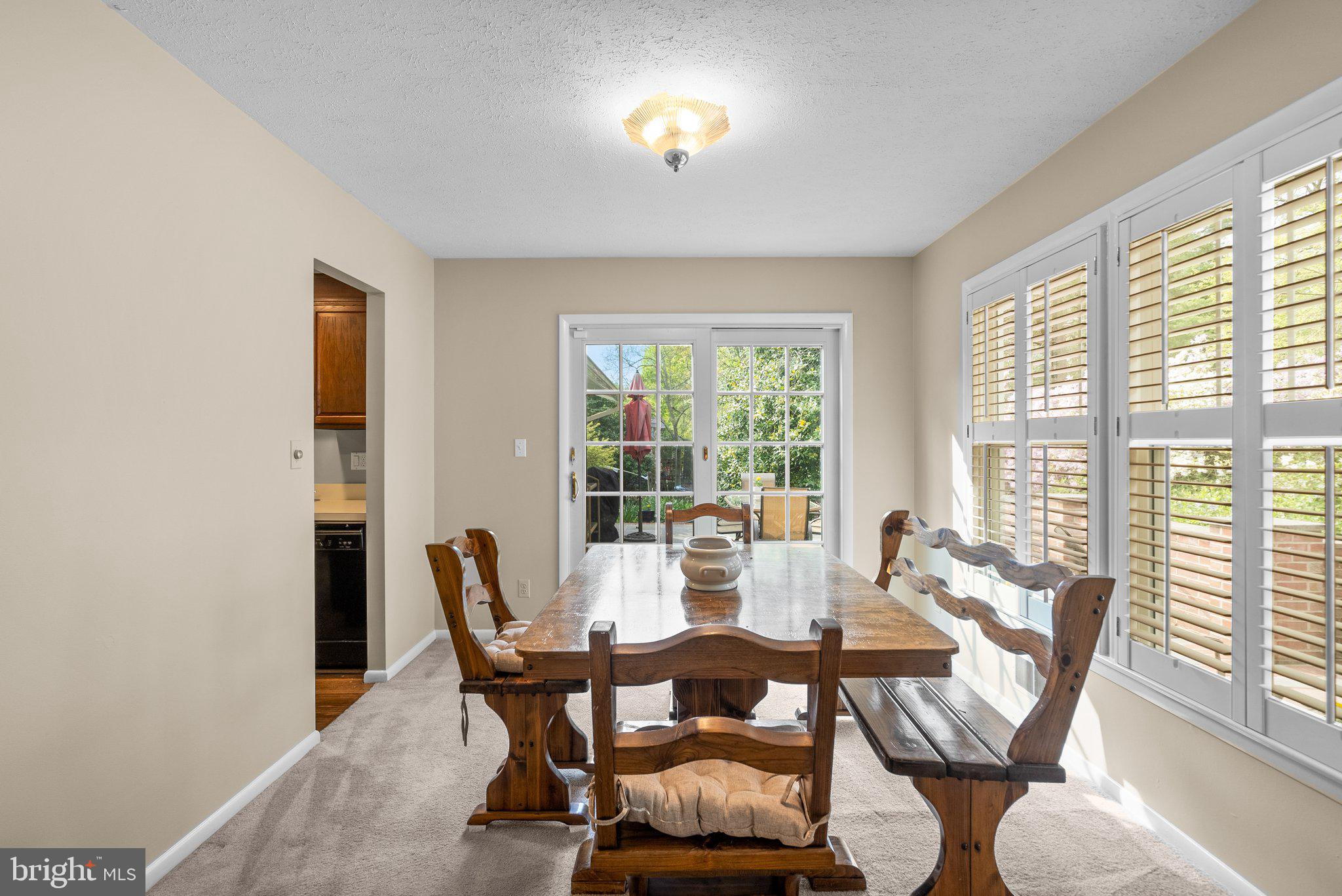 WILLIAMSBURG VILLAGE - Residential