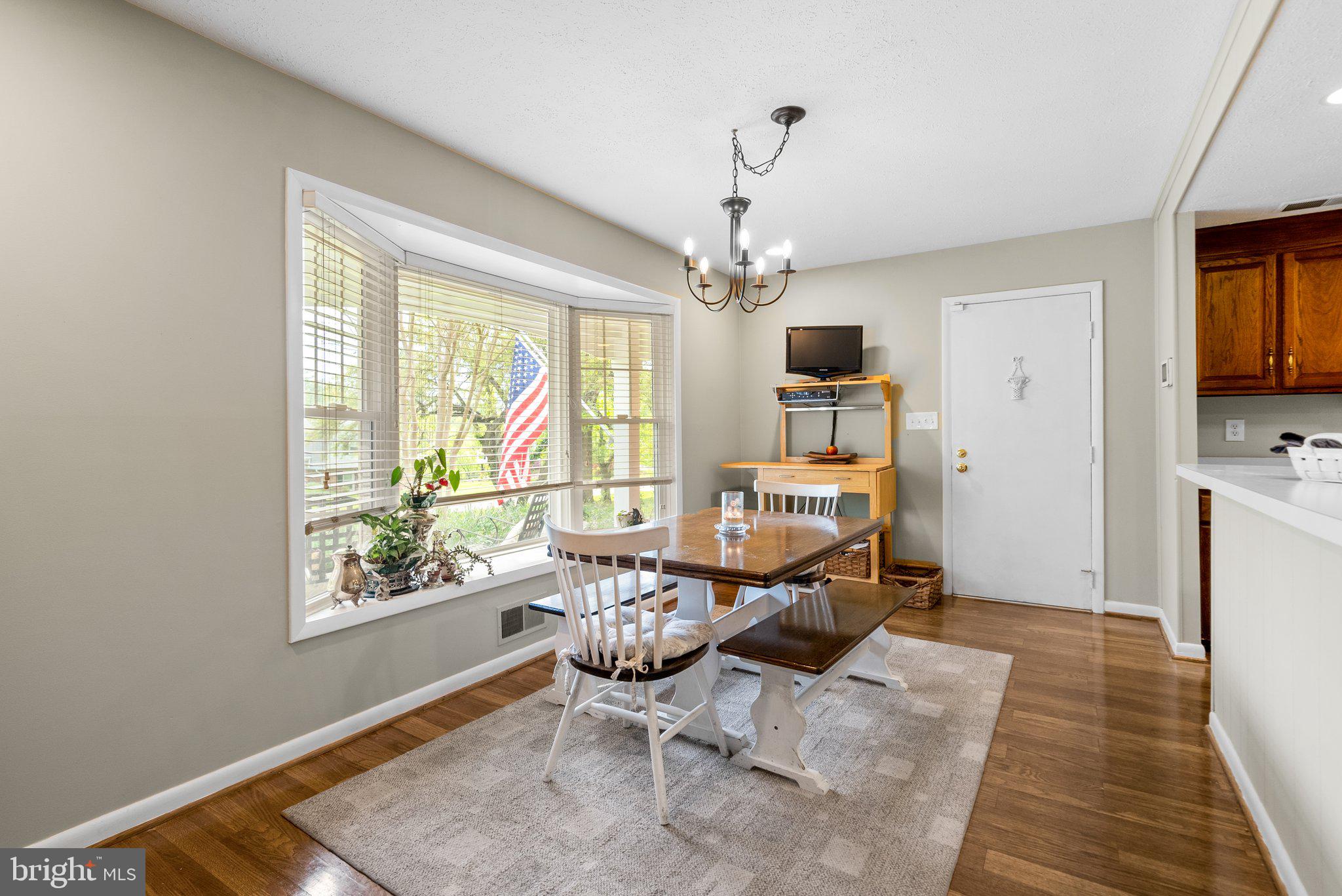 WILLIAMSBURG VILLAGE - Residential