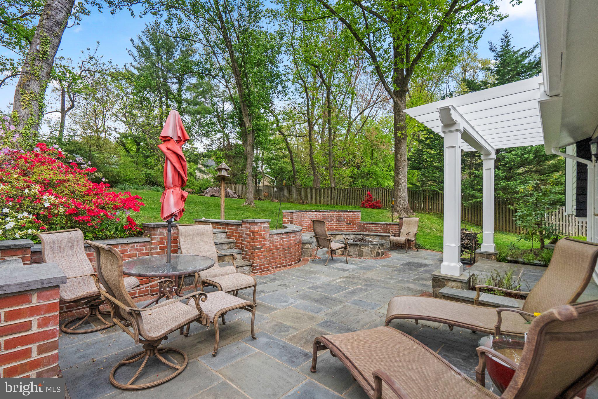 WILLIAMSBURG VILLAGE - Residential