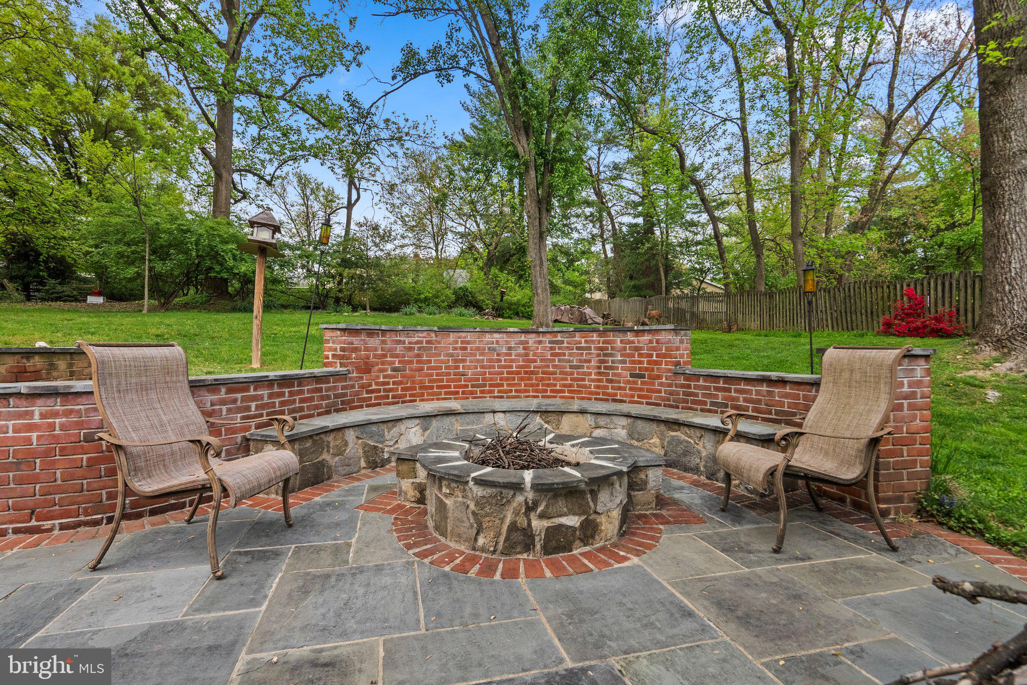 WILLIAMSBURG VILLAGE - Residential