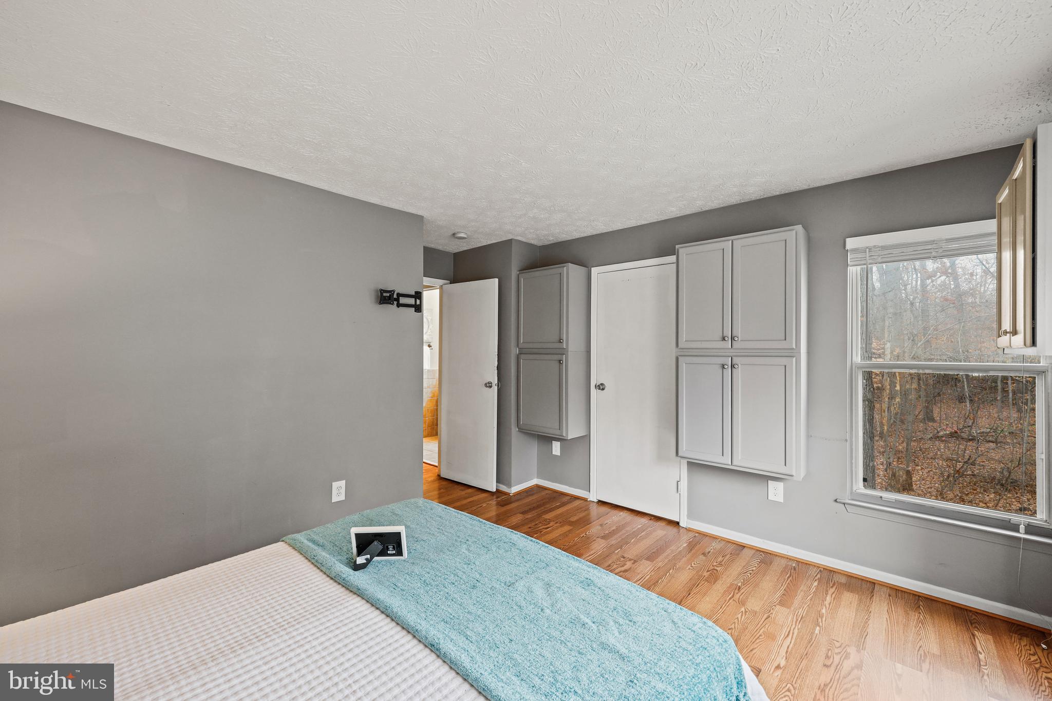 VILLAGE OF HICKORY RIDGE - Residential