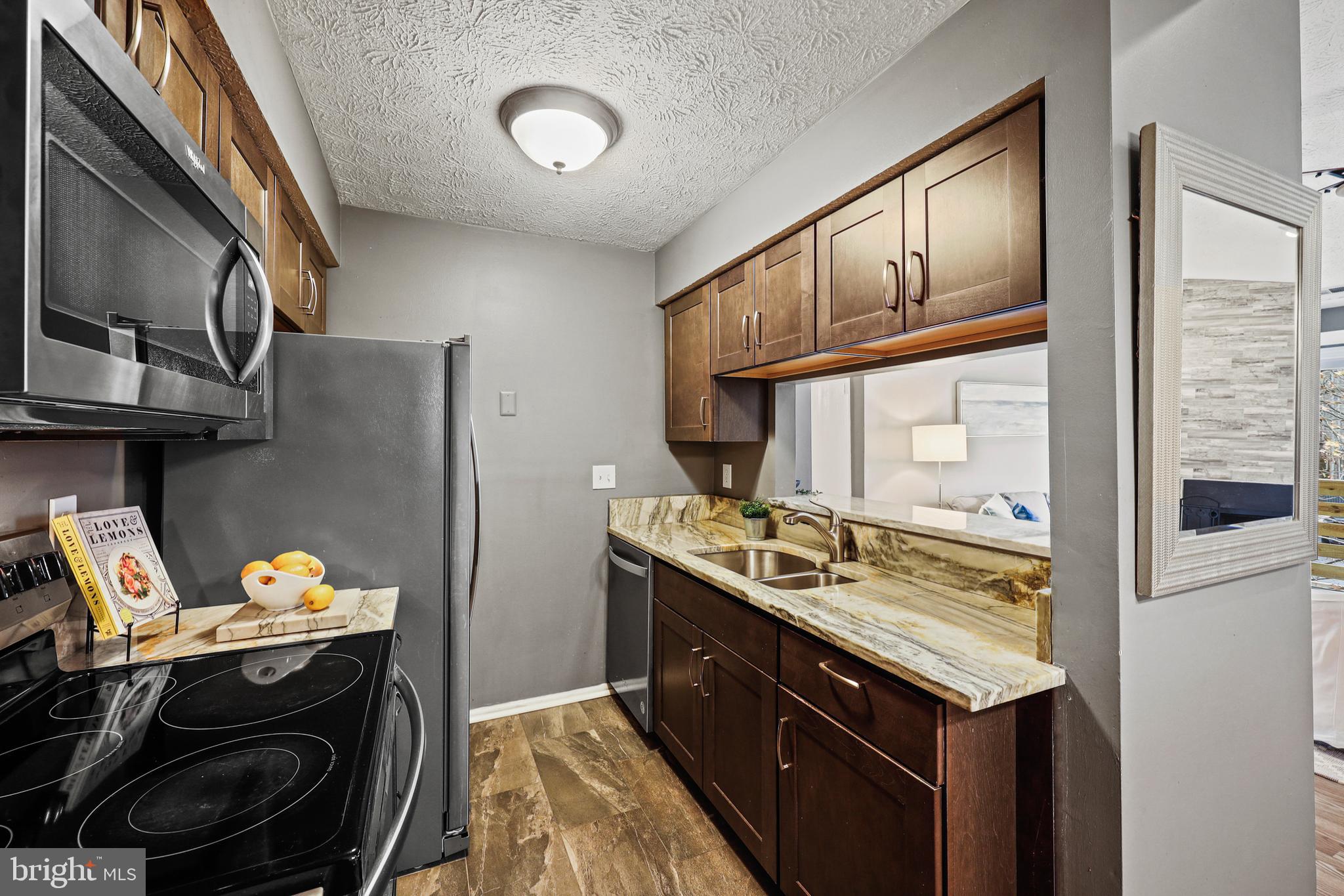 VILLAGE OF HICKORY RIDGE - Residential