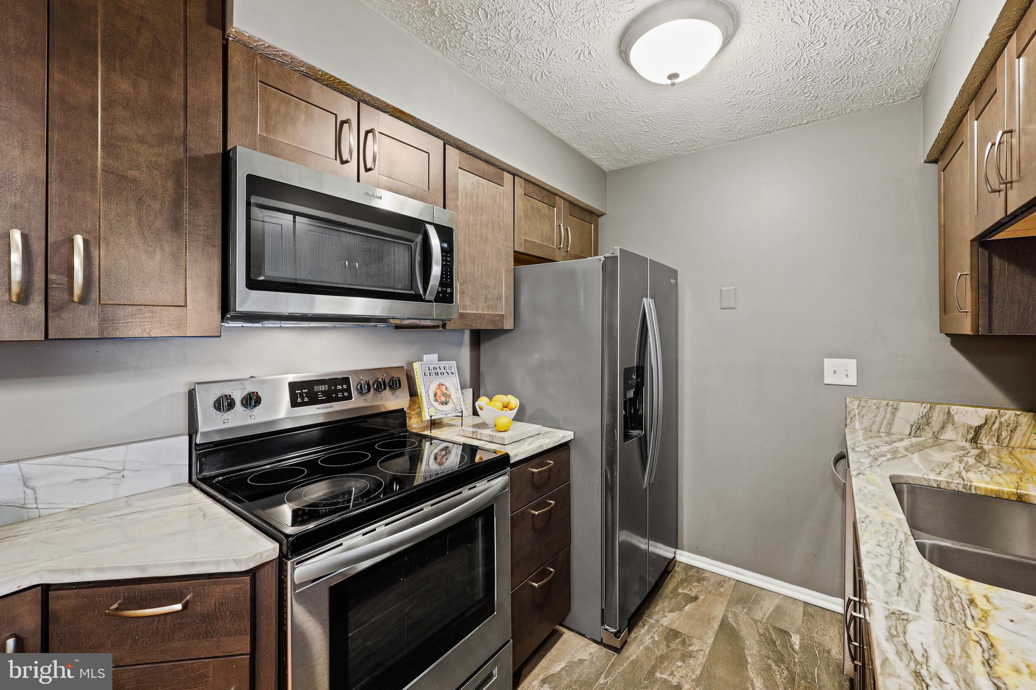 VILLAGE OF HICKORY RIDGE - Residential