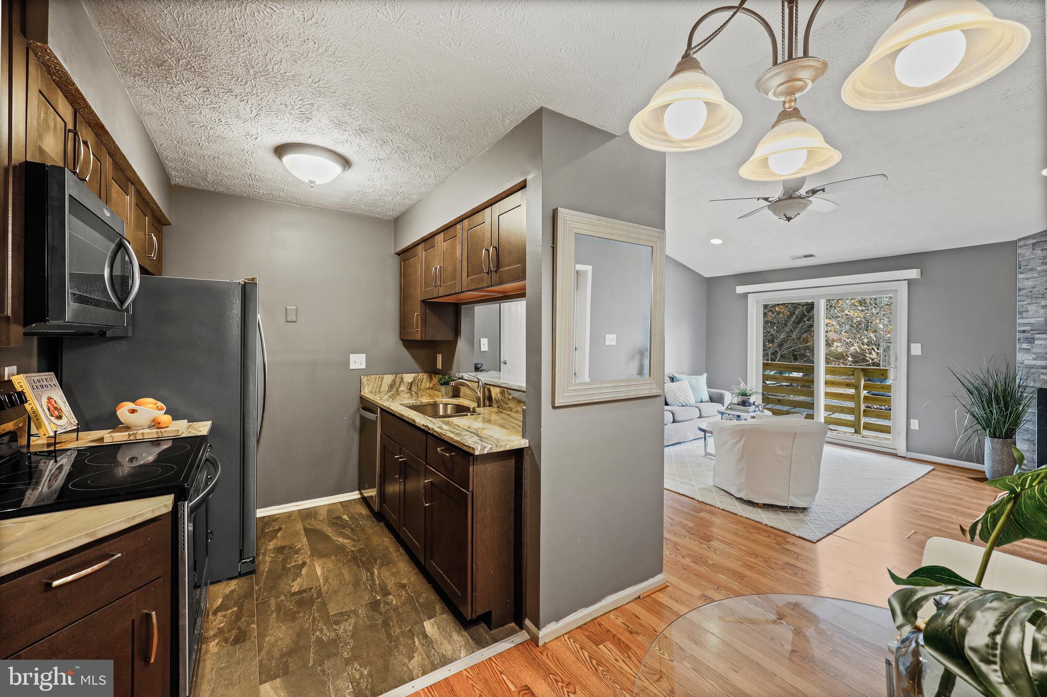 VILLAGE OF HICKORY RIDGE - Residential