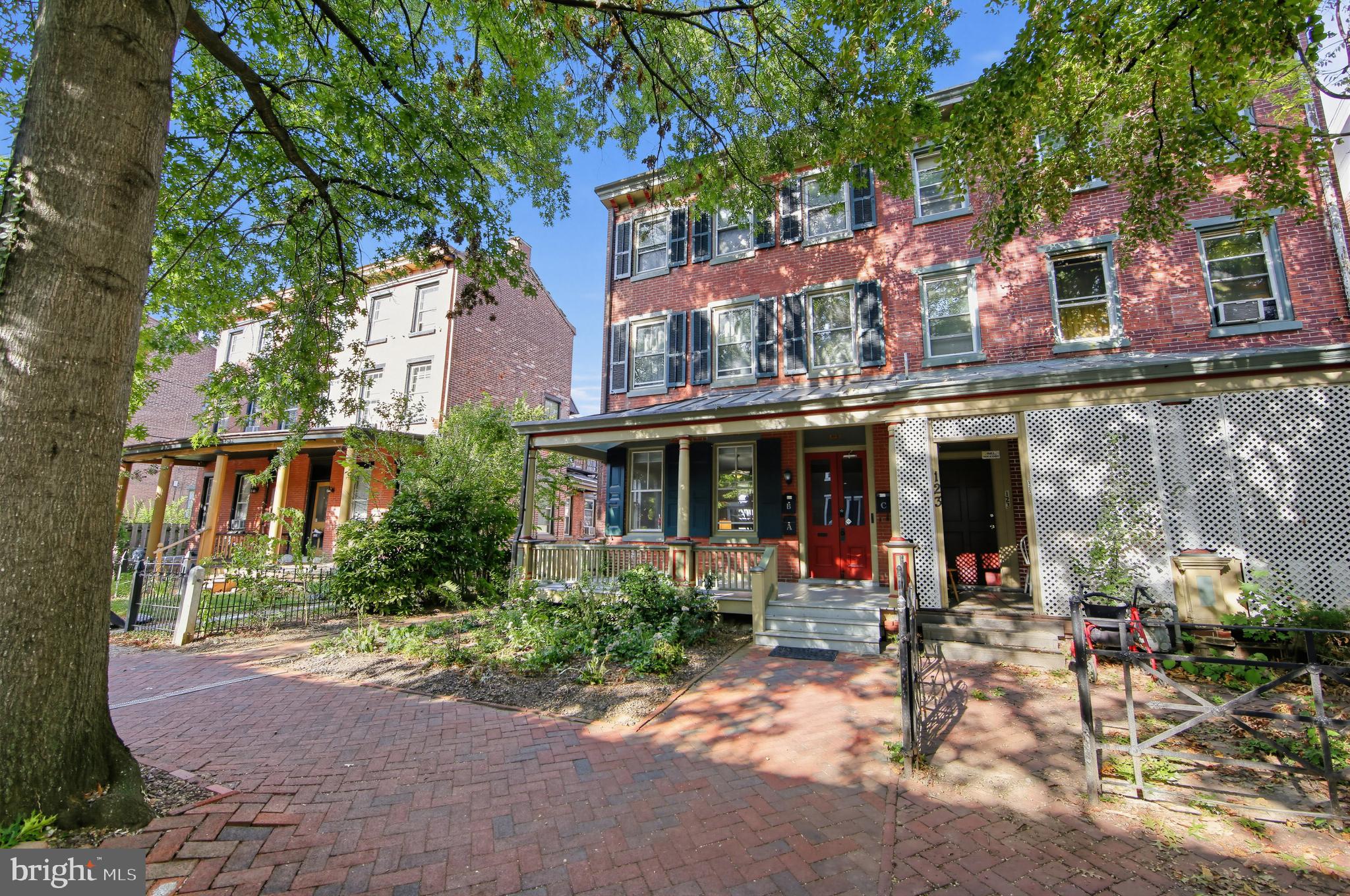 121 S. WALNUT STREET E