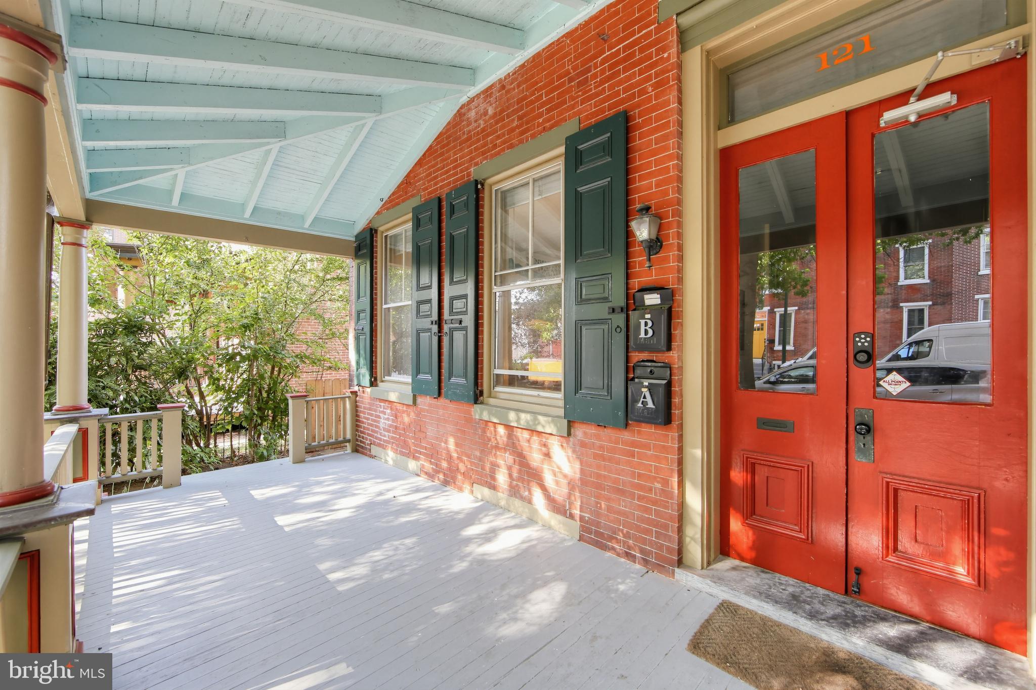 121 S. WALNUT STREET E