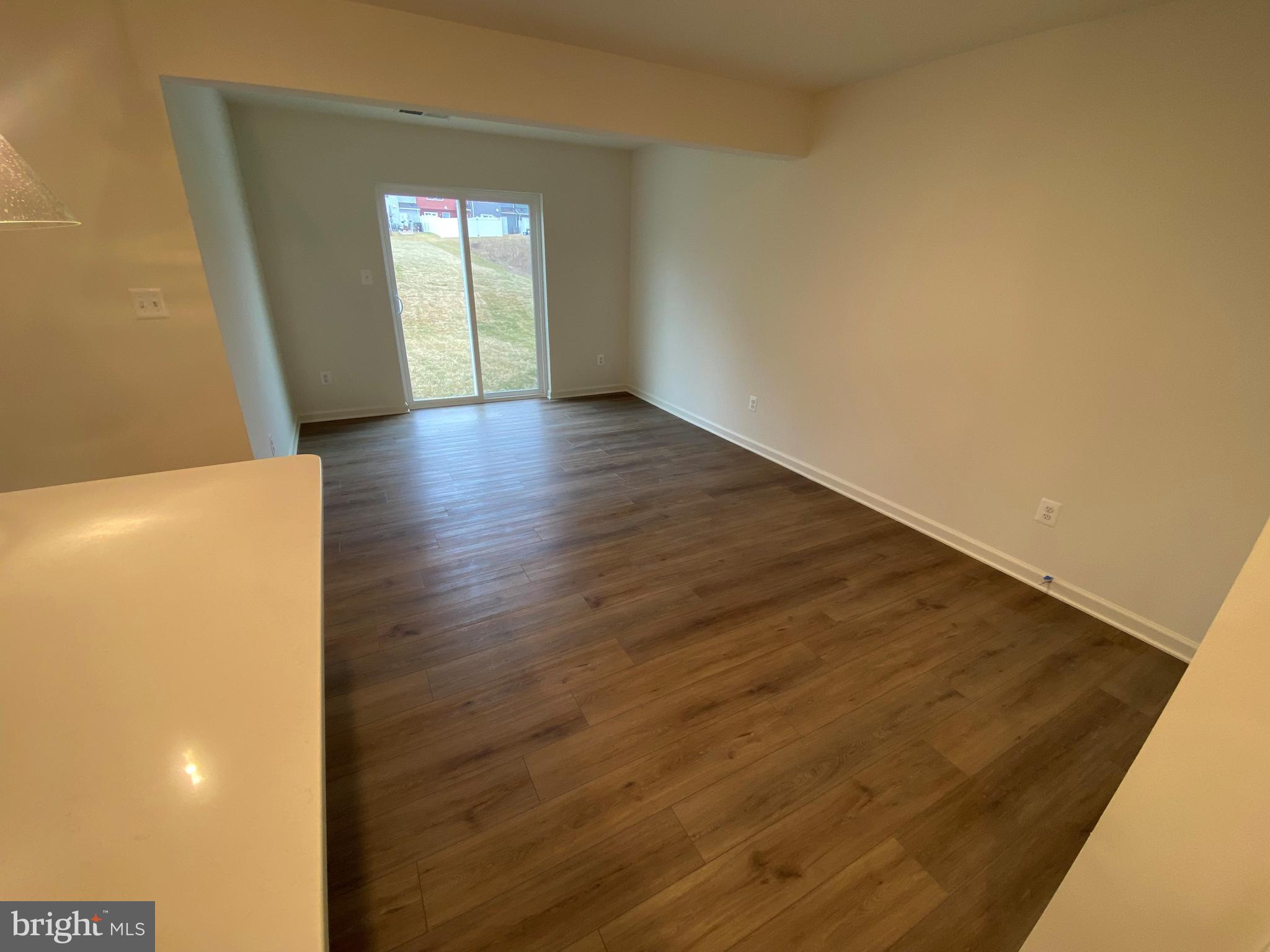 WHISPERING PINES - Residential