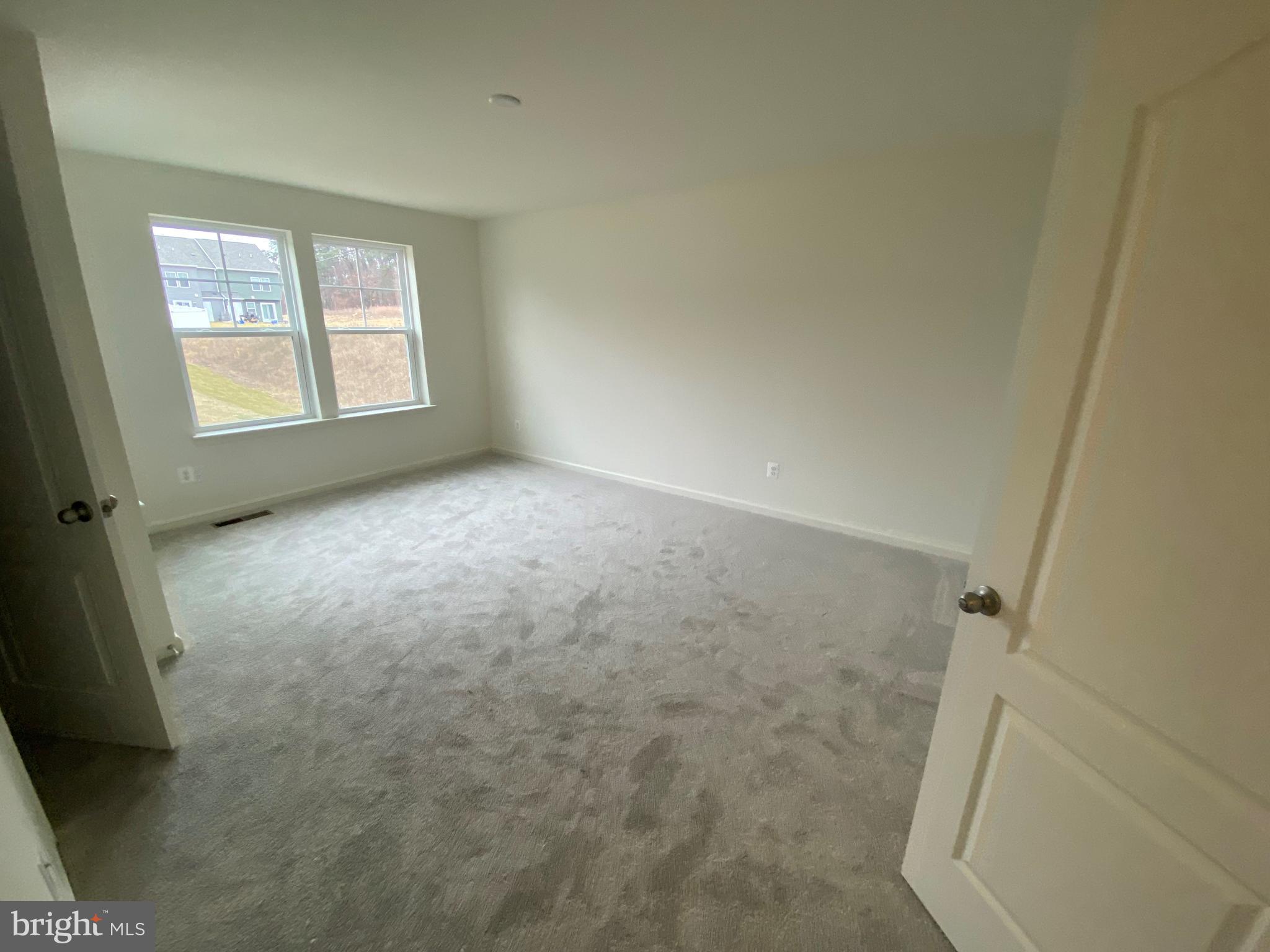 WHISPERING PINES - Residential