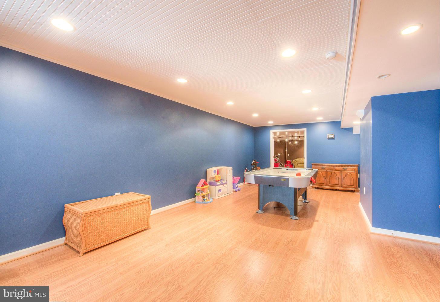 KINGSWOOD - Residential