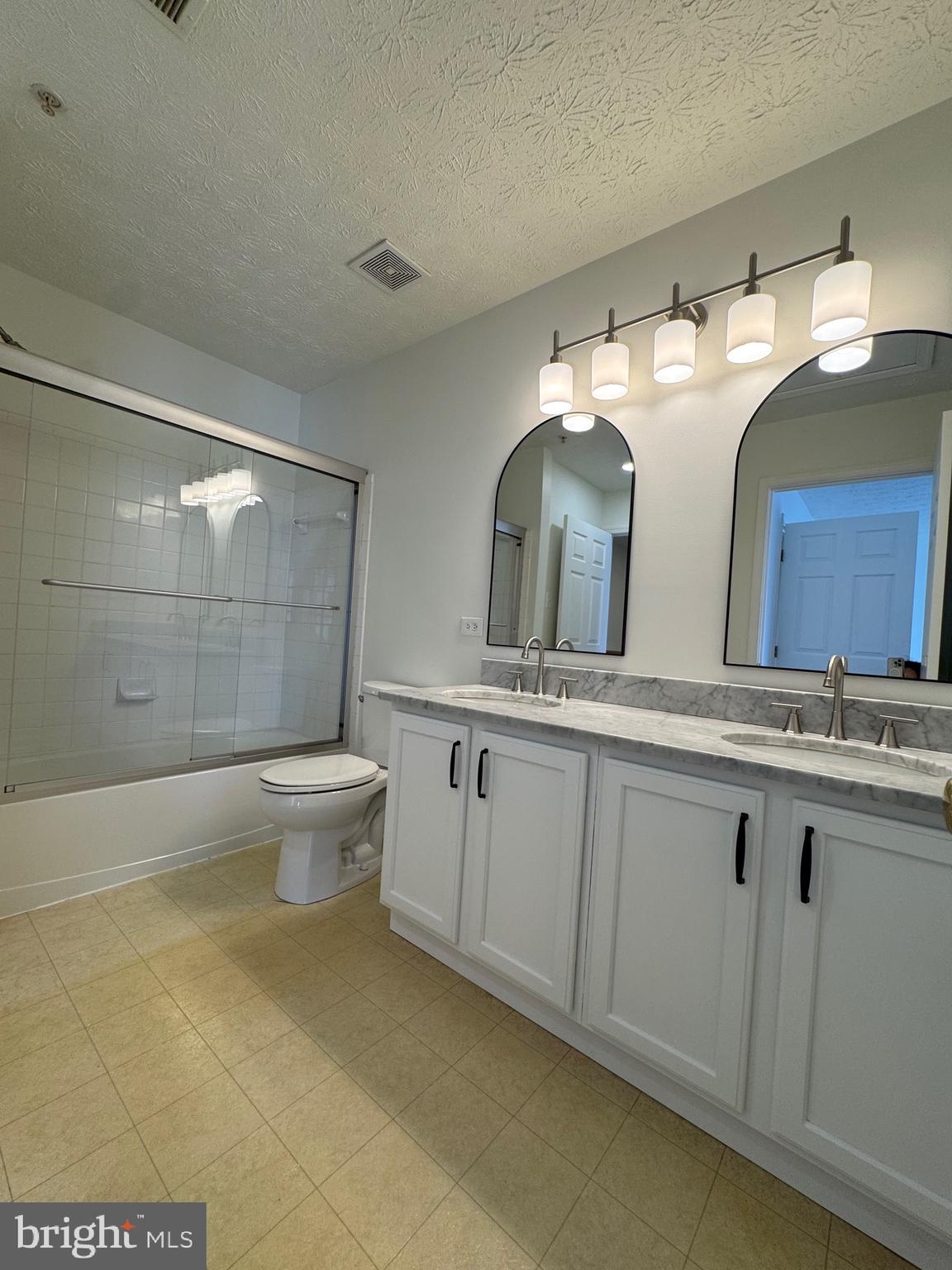 EATON SQUARE - Residential Lease