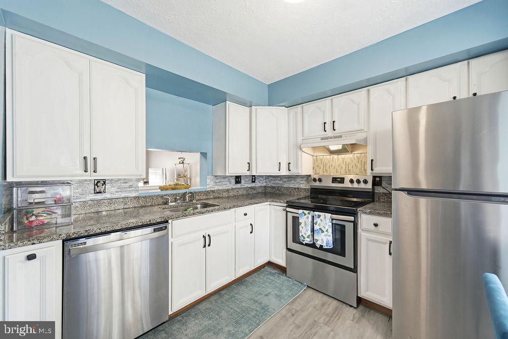 CAPITAL VIEW TOWNHOUSES - Residential