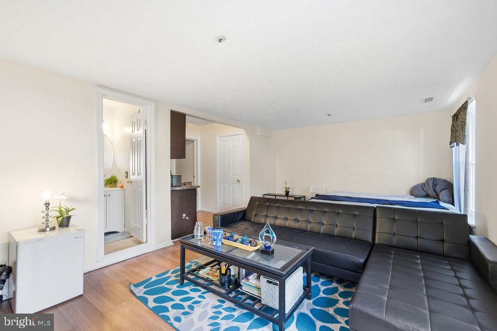 CAPITAL VIEW TOWNHOUSES - Residential