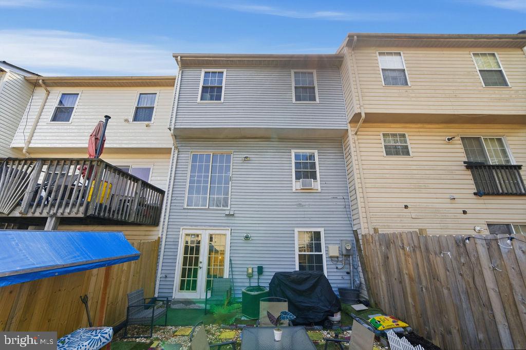 CAPITAL VIEW TOWNHOUSES - Residential